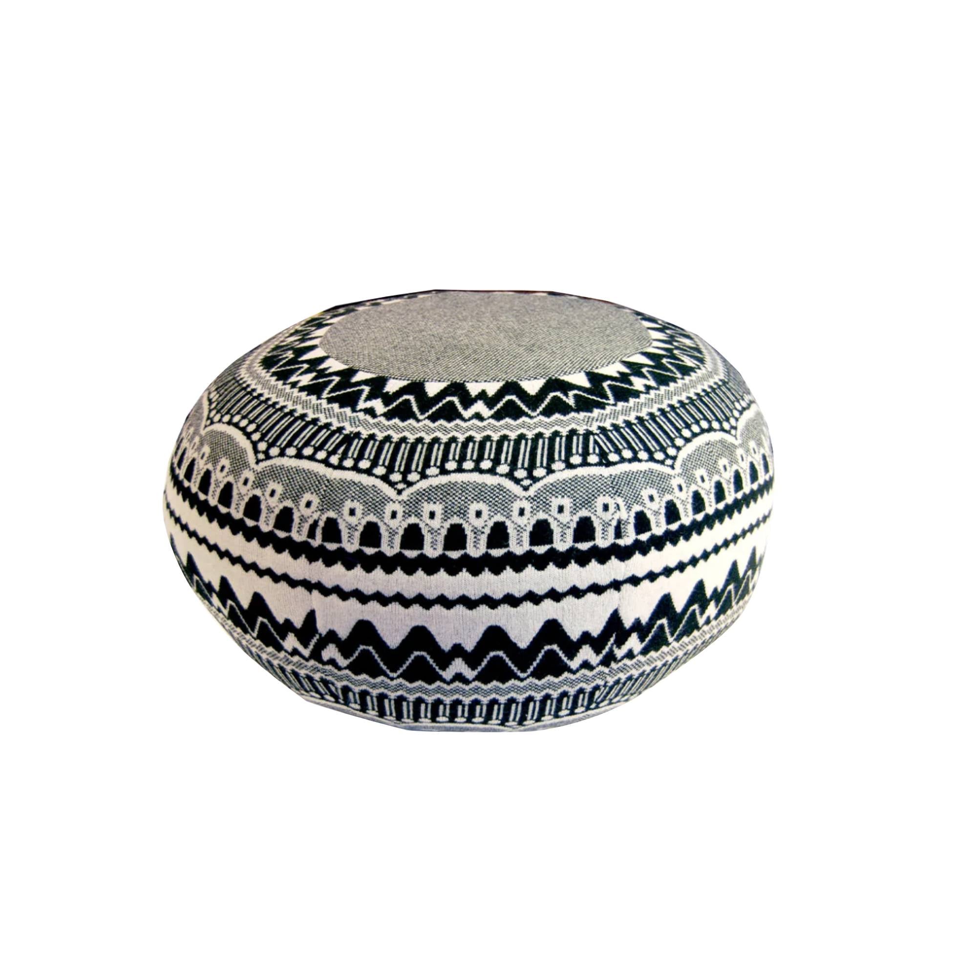 Frank Pouf: Zig Zag + Black