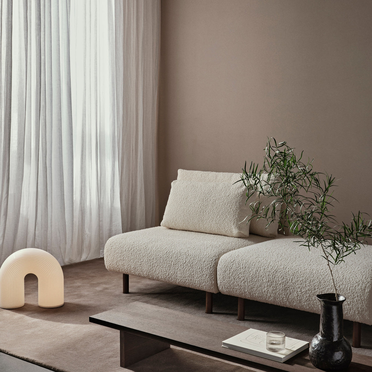 Vuelta Floor Lamp