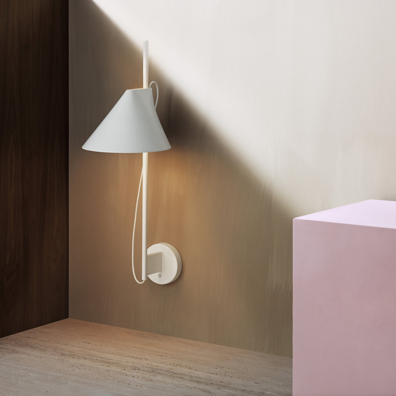 Yuh Wall Lamp