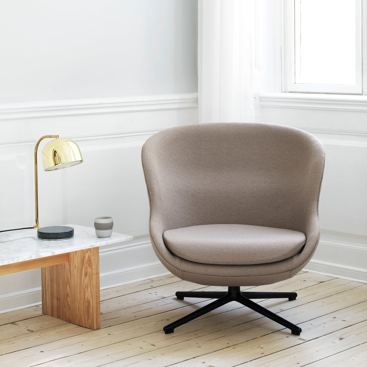 Hyg Lounge Chair Low: Swivel Base