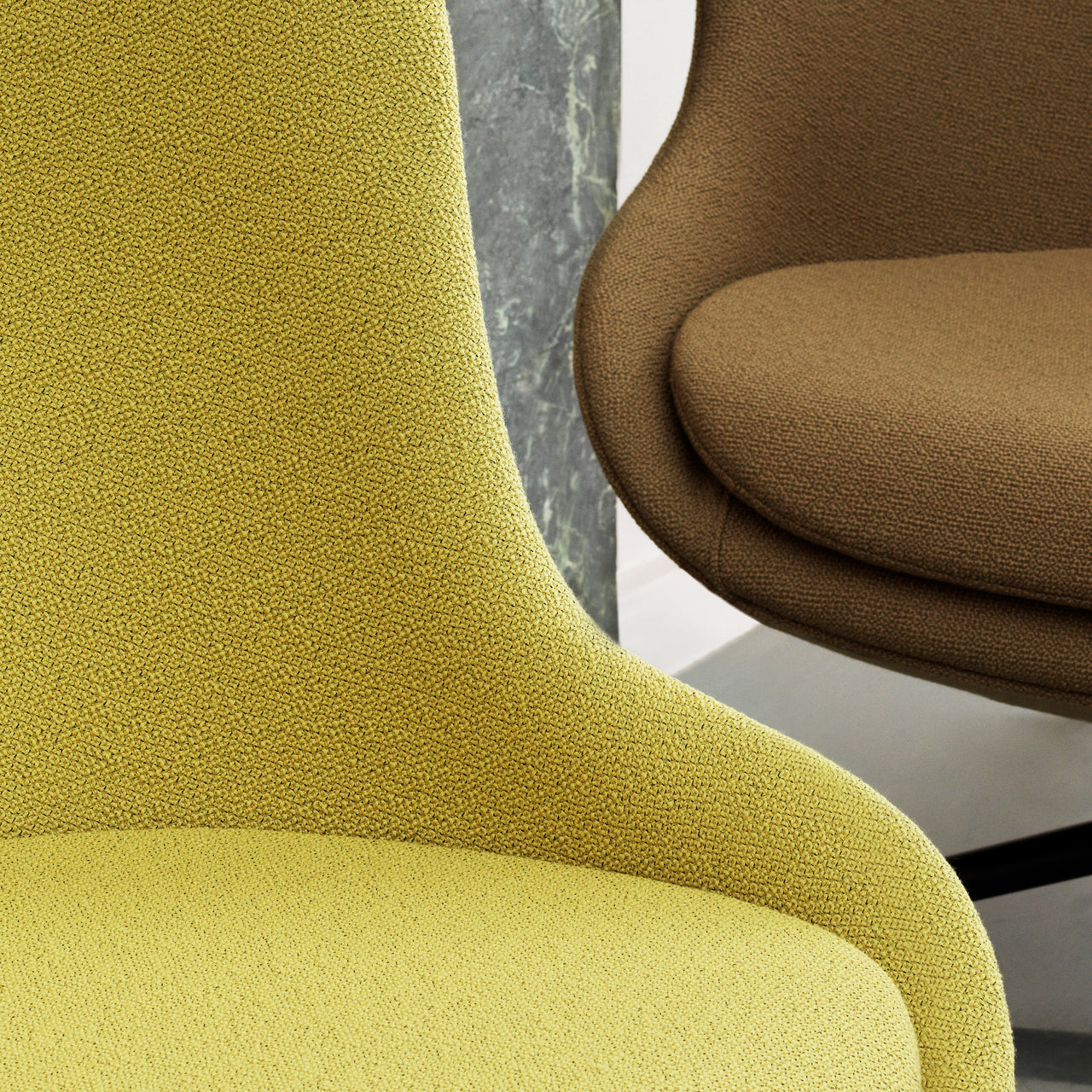 Hyg Lounge Chair Low: Swivel Base