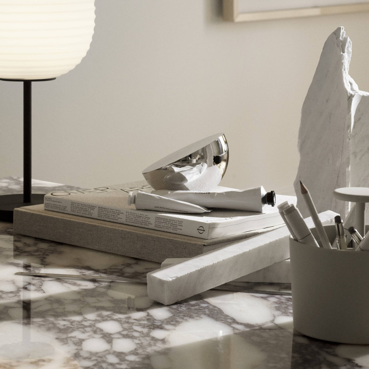 Aura Table Mirror