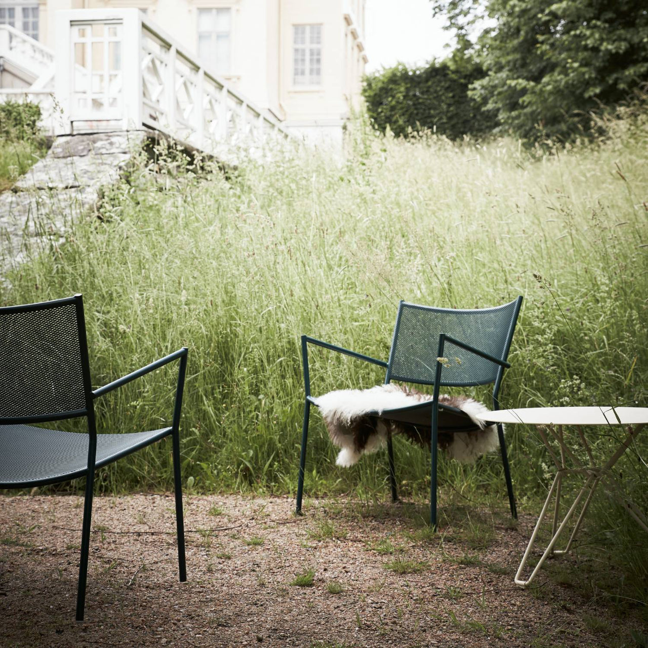 Jig Mesh Stacking Easy Chair