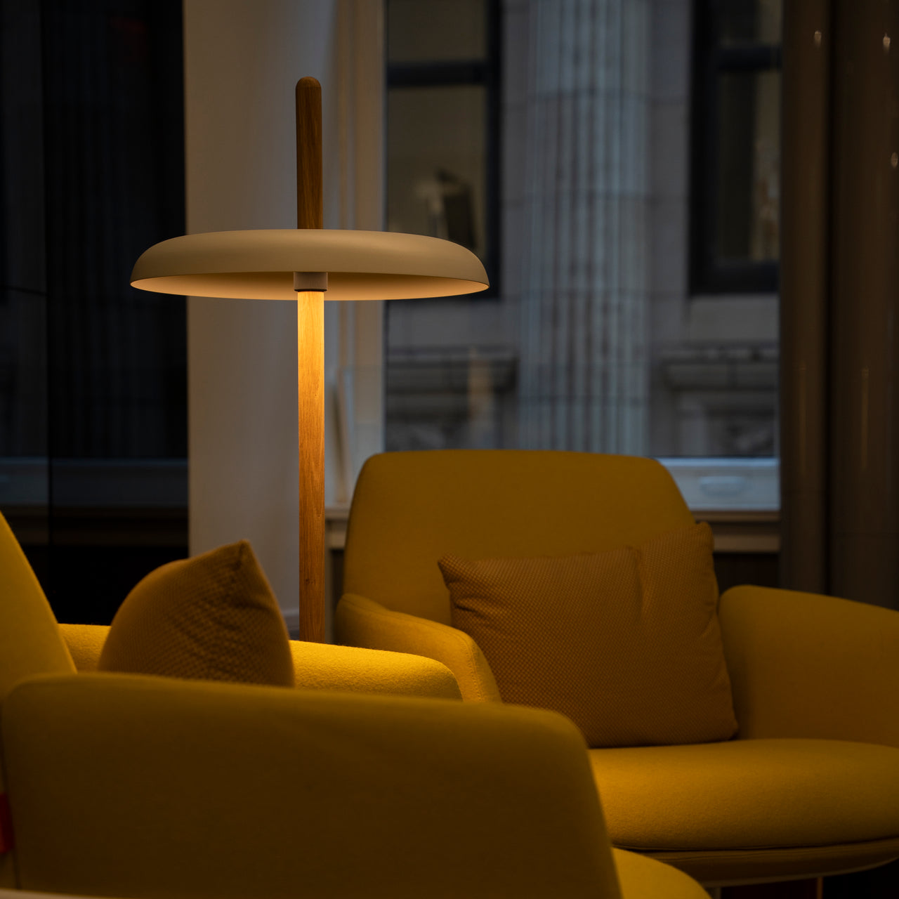 Nivél Portable Table Lamp