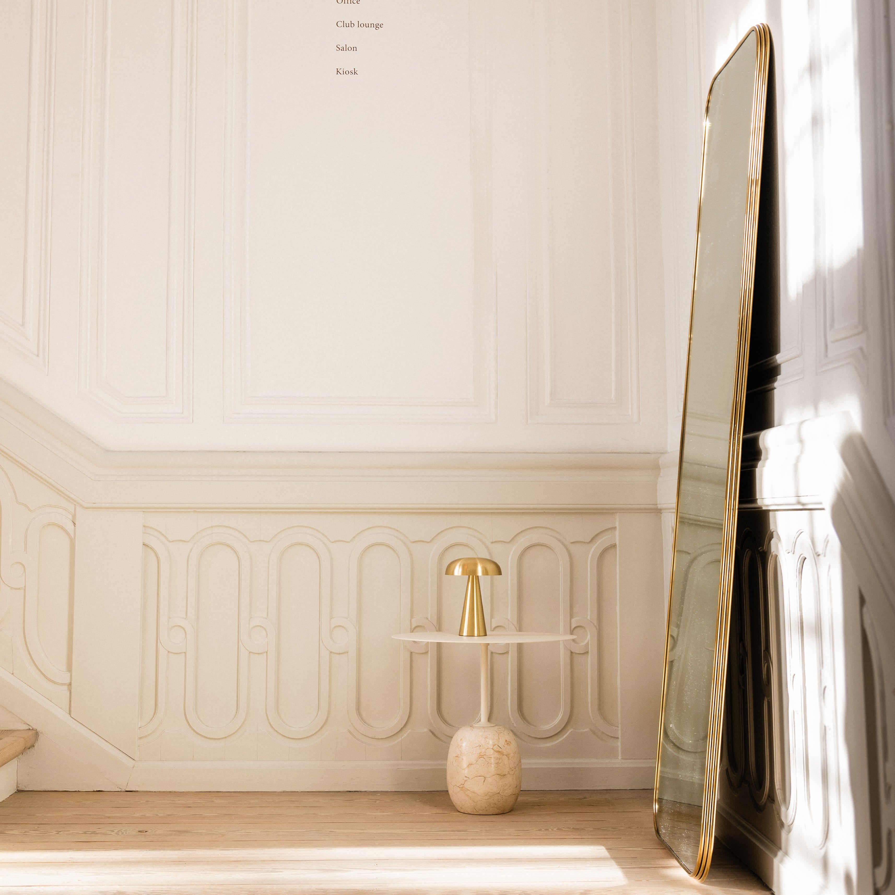 Lato Table LN9