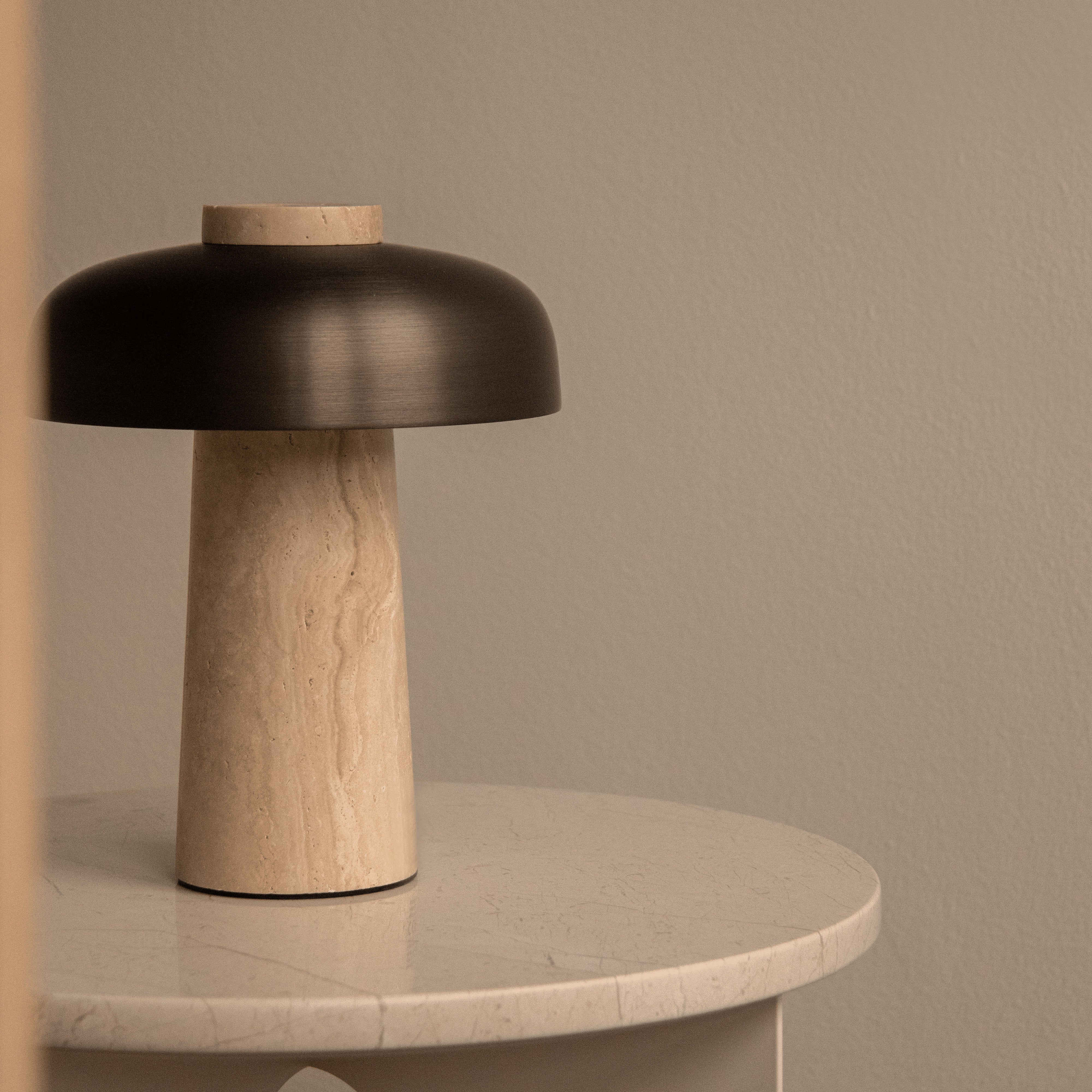 Reverse Table Lamp: Portable