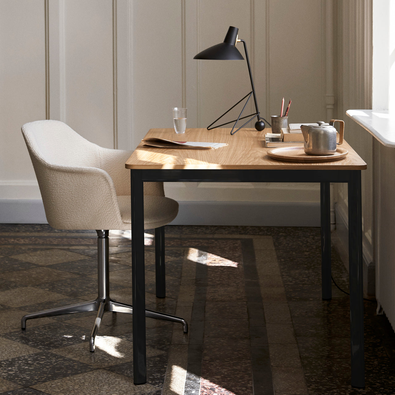 Tripod HM9 Table Lamp