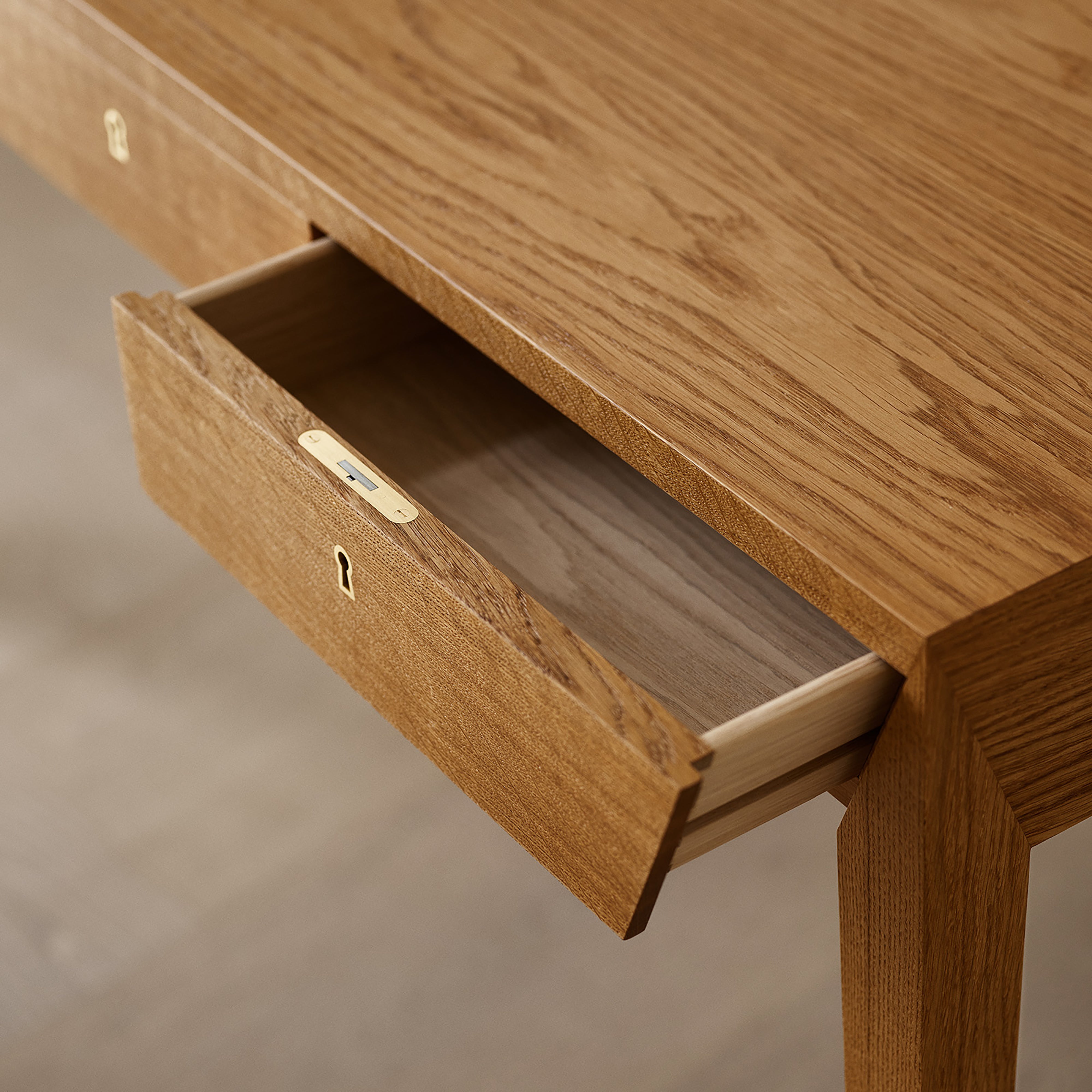 Margrethe Desk