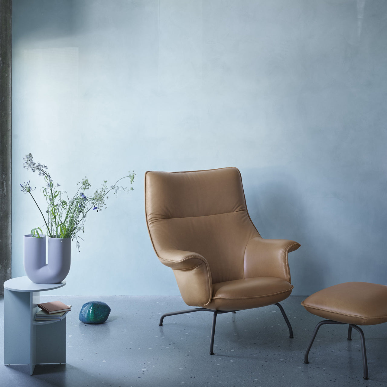 Doze Ottoman: Tube Base