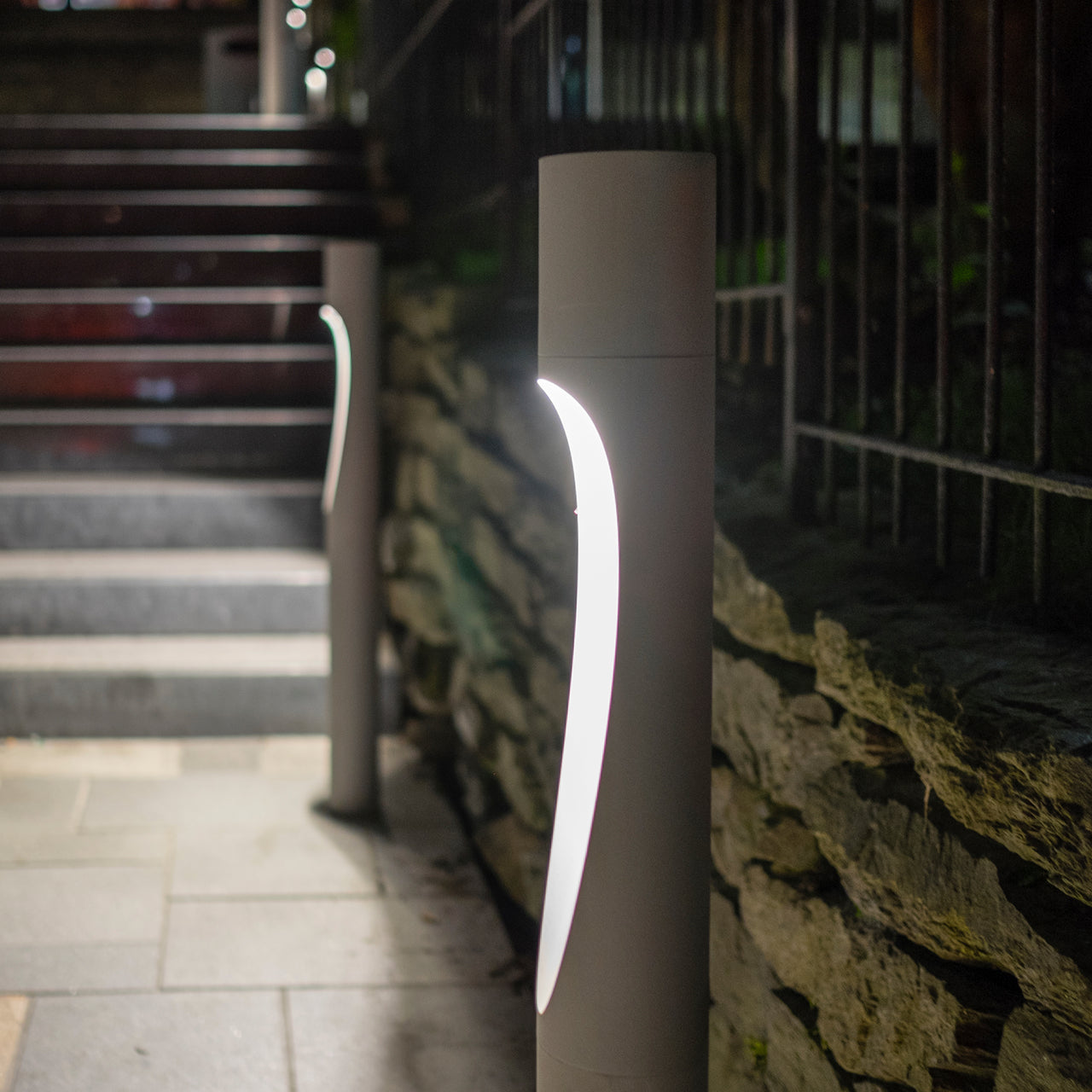 Flindt Garden Bollard Lamp: Long