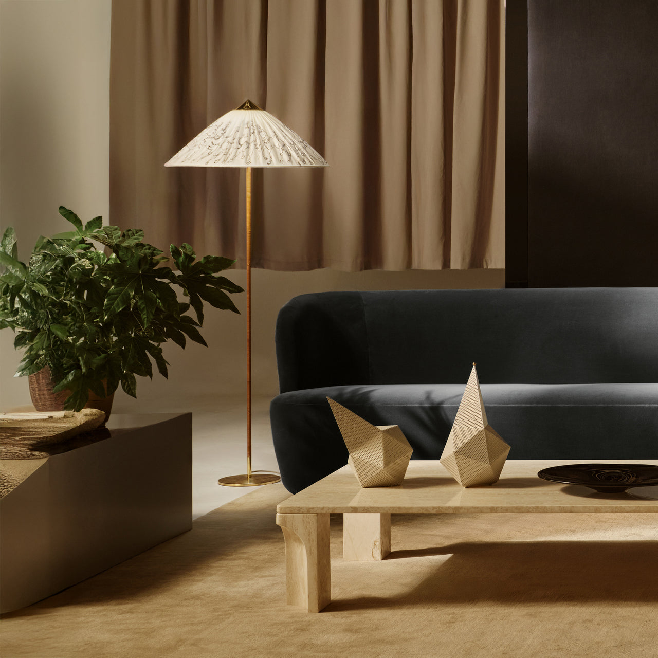 9602 Floor Lamp