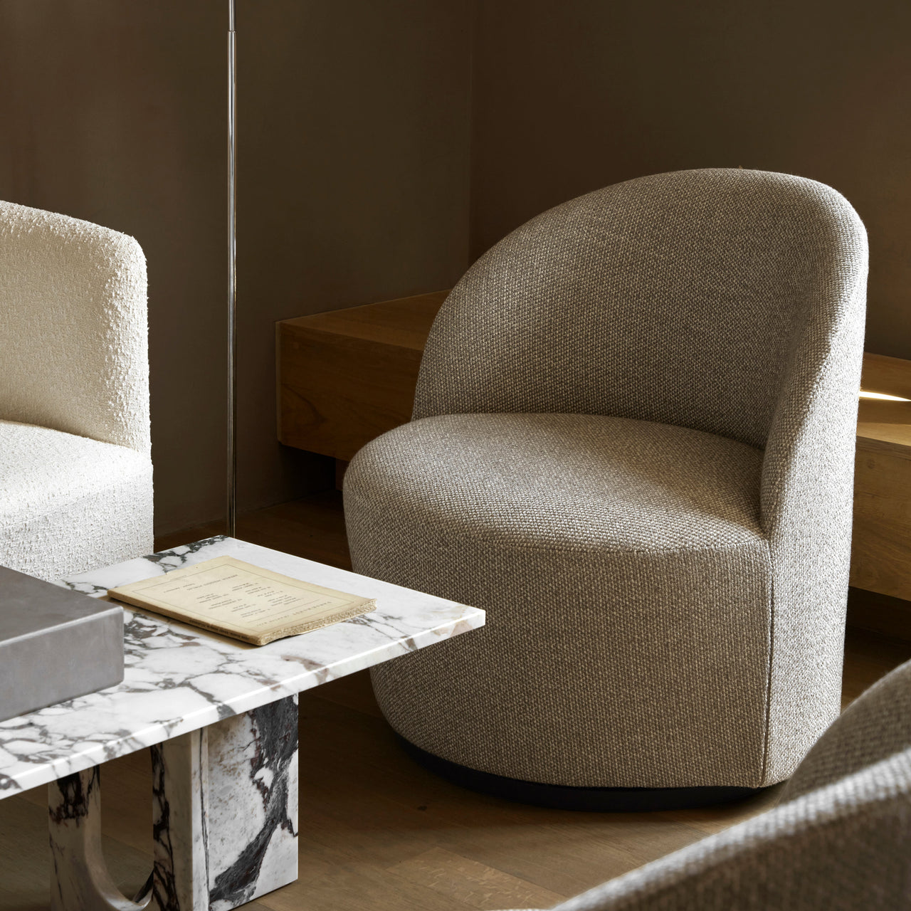 Tearoom Lounge Swivel Chair with Return: Quick Ship