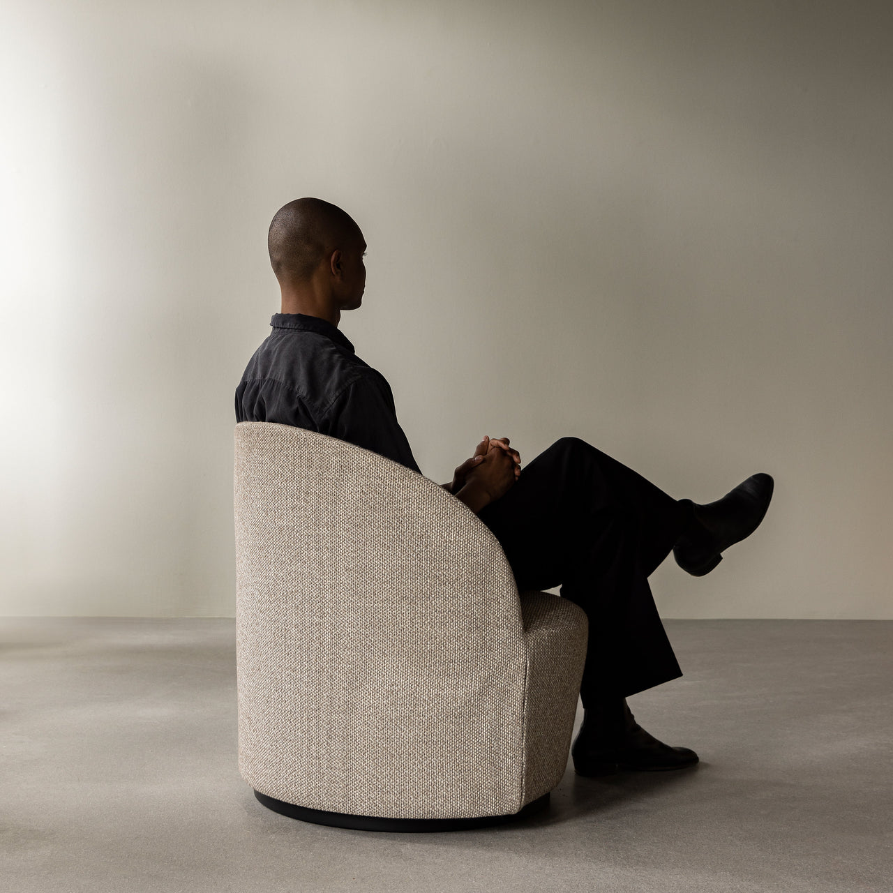 Tearoom Lounge Swivel Chair with Return: Quick Ship