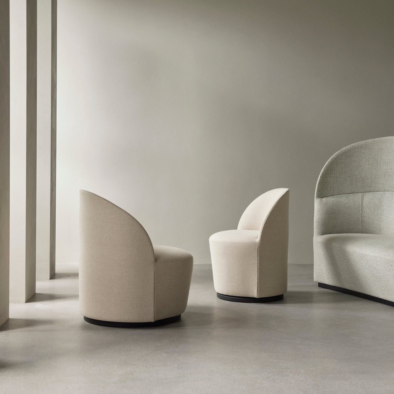 Tearoom Lounge Swivel Chair with Return: Quick Ship