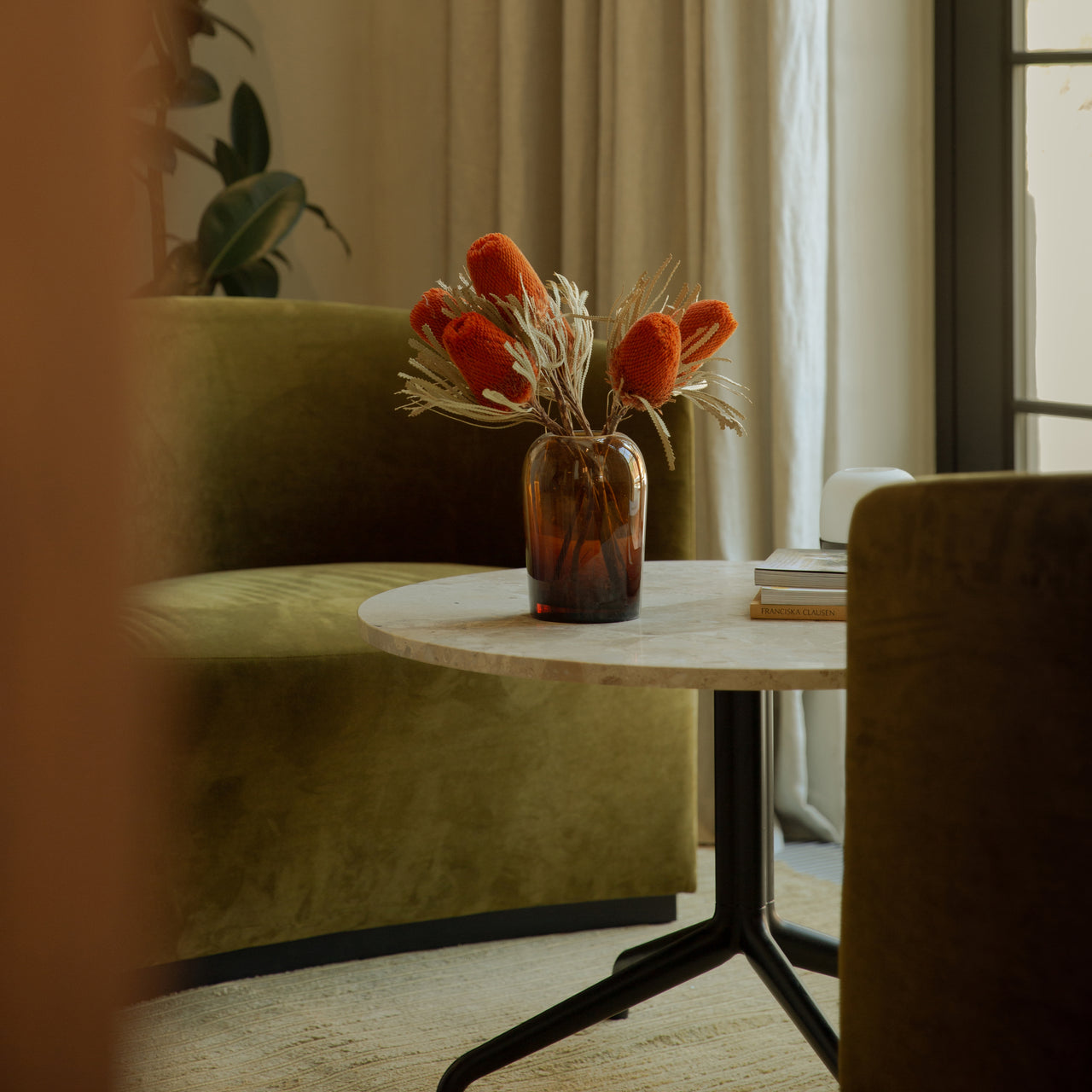 Harbour Column Lounge Table: Quick Ship