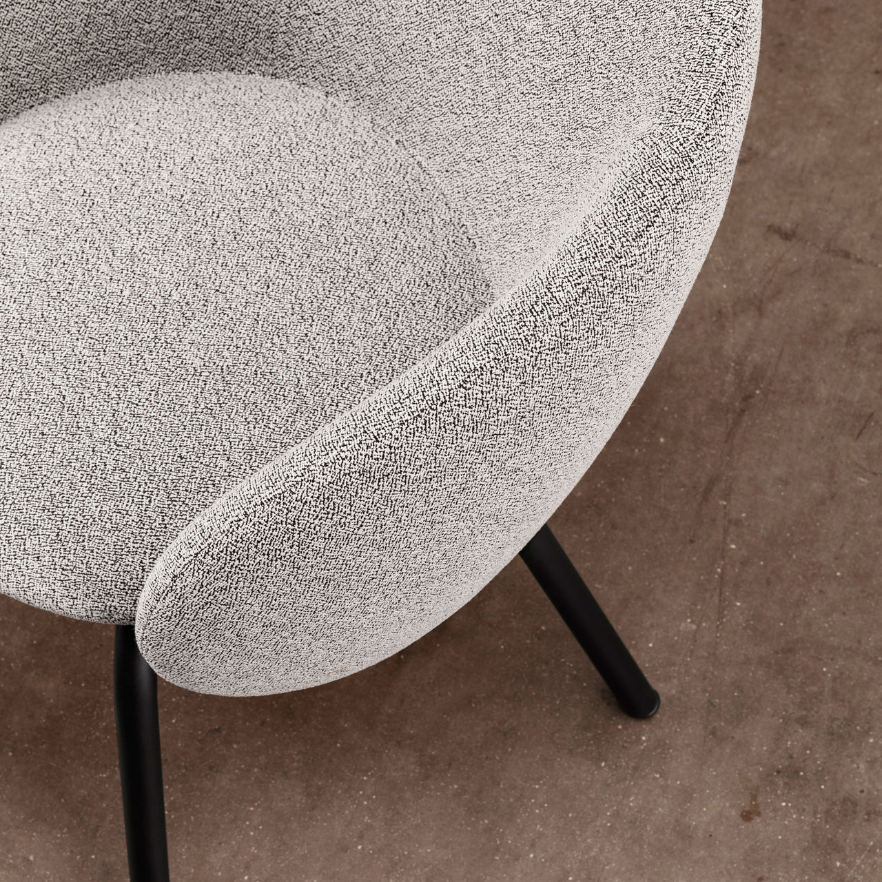 Nebula Tube Chair: Steel Base