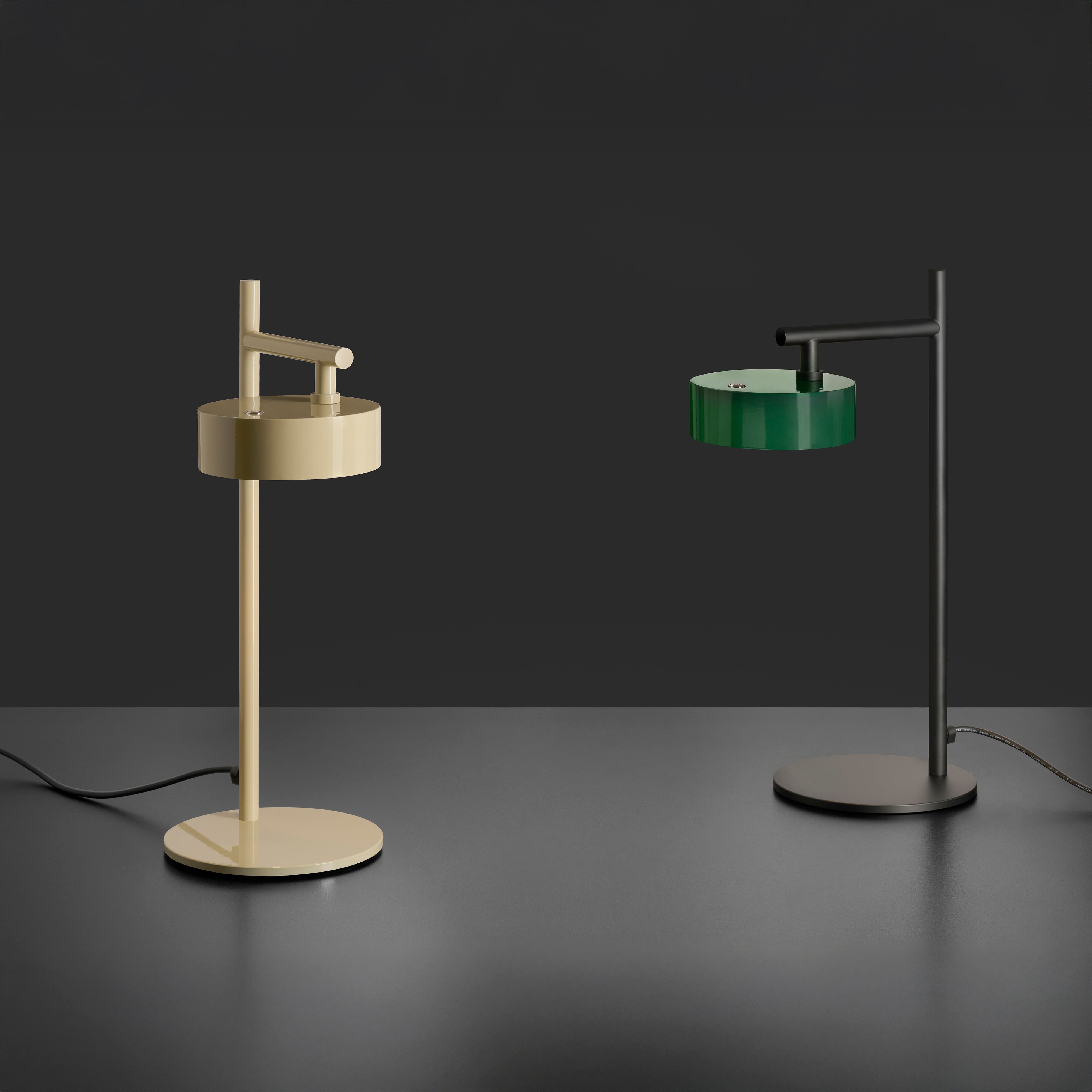 Berlin Table Lamp: Outdoor