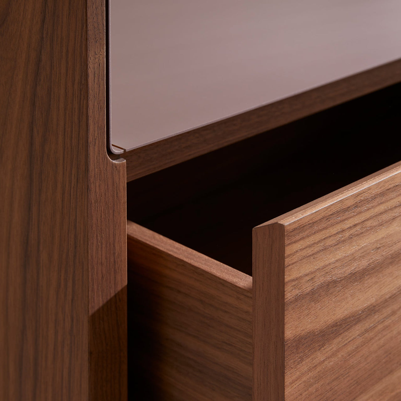 Stockholm STH012 Chest of Drawers: Composition 3