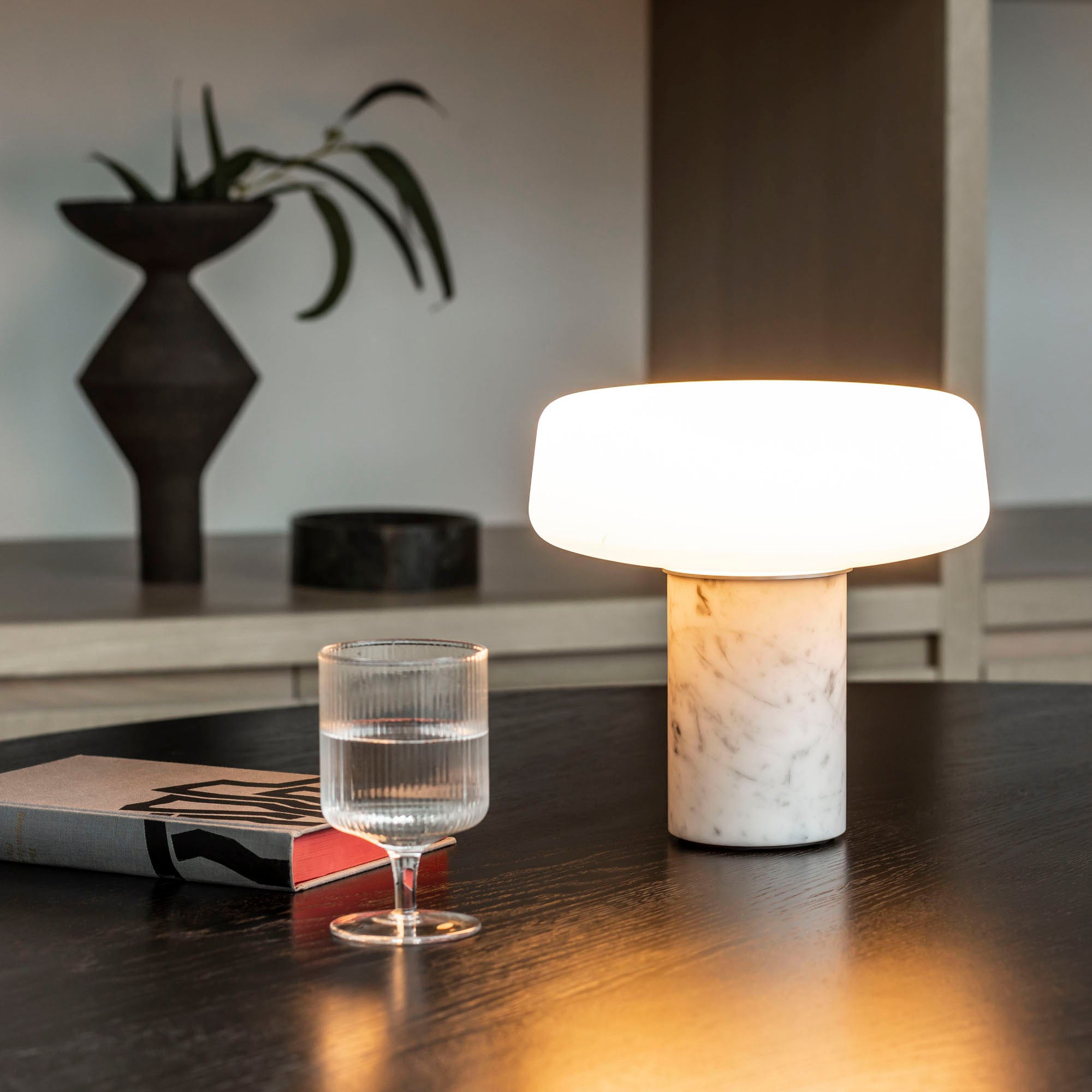 Solid Rechargeable Table Lamp