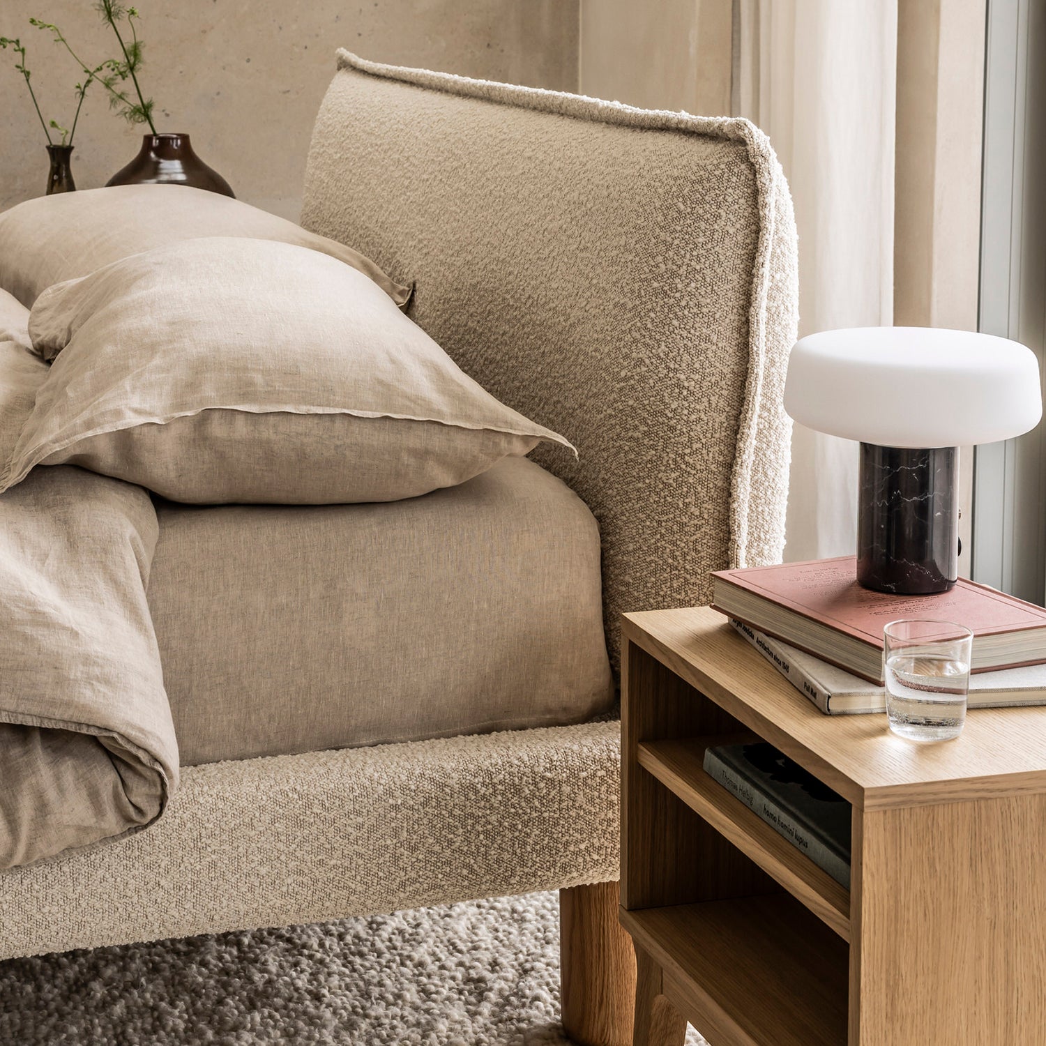 Solid Rechargeable Table Lamp