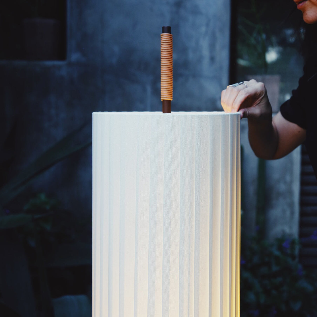 Dórica Floor Lamp: Quick Ship