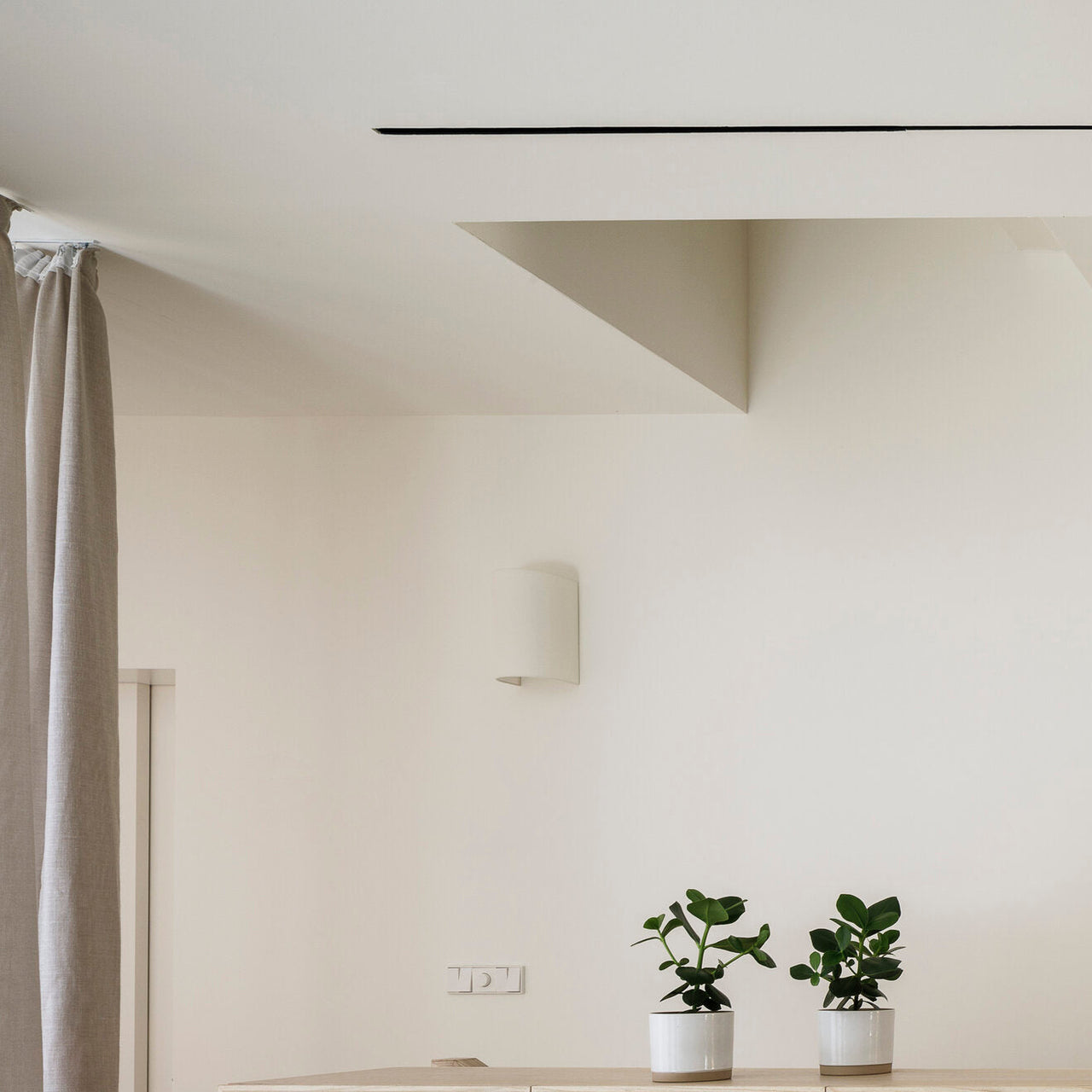 Singular Wall Lamp: Quick Ship