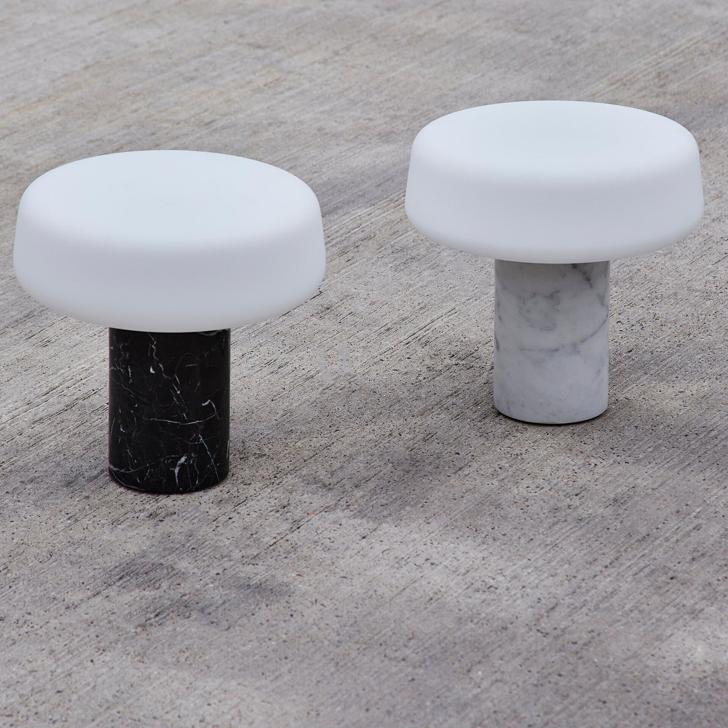 Solid Rechargeable Table Lamp