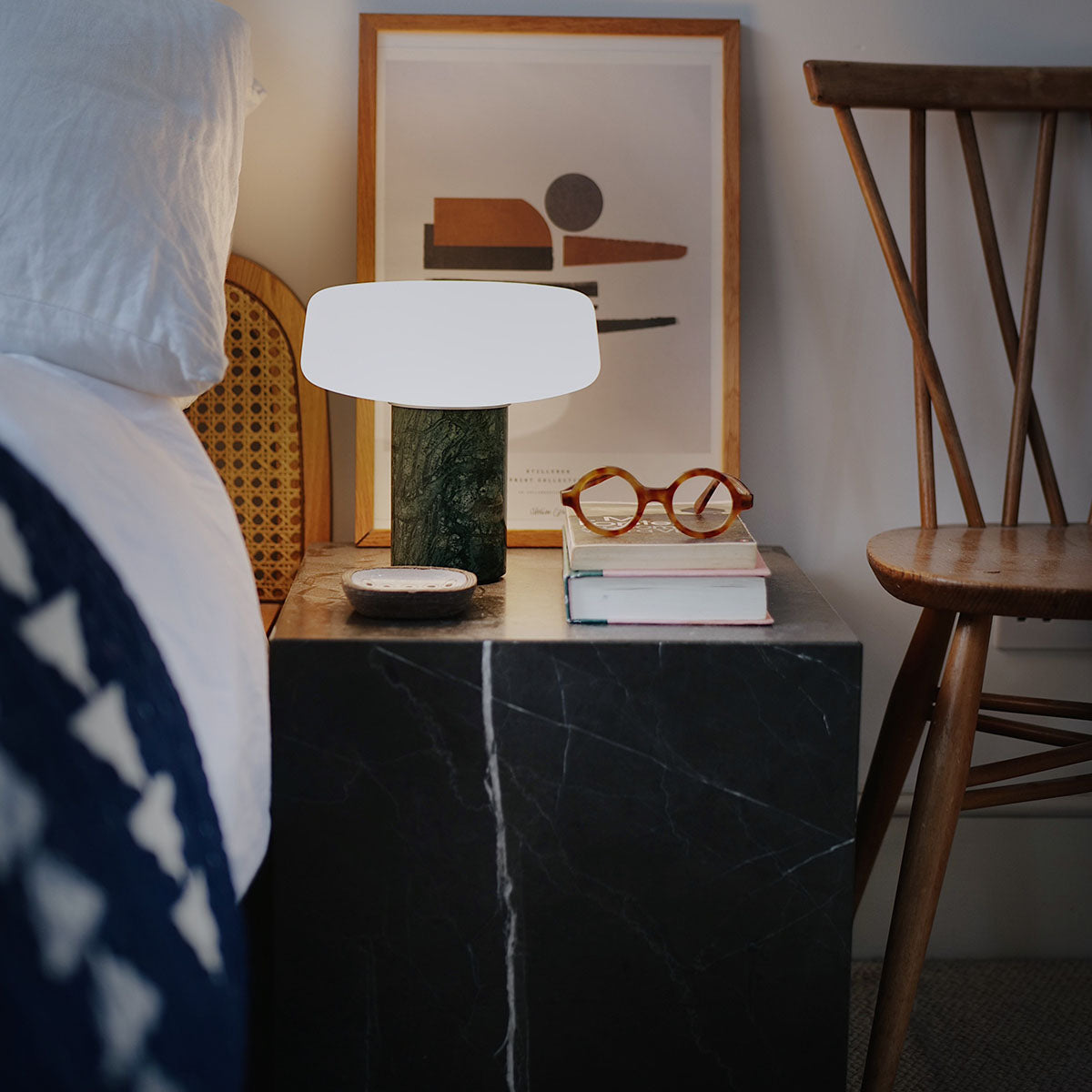 Solid Rechargeable Table Lamp