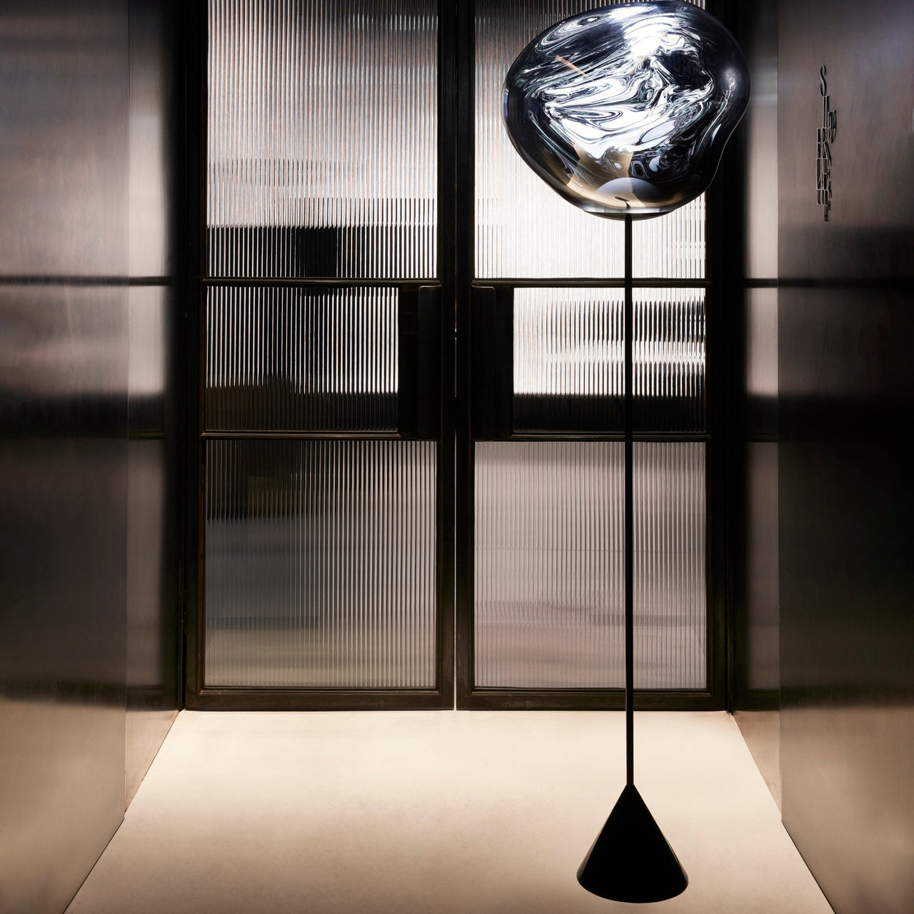 Melt Cone Slim Floor Light