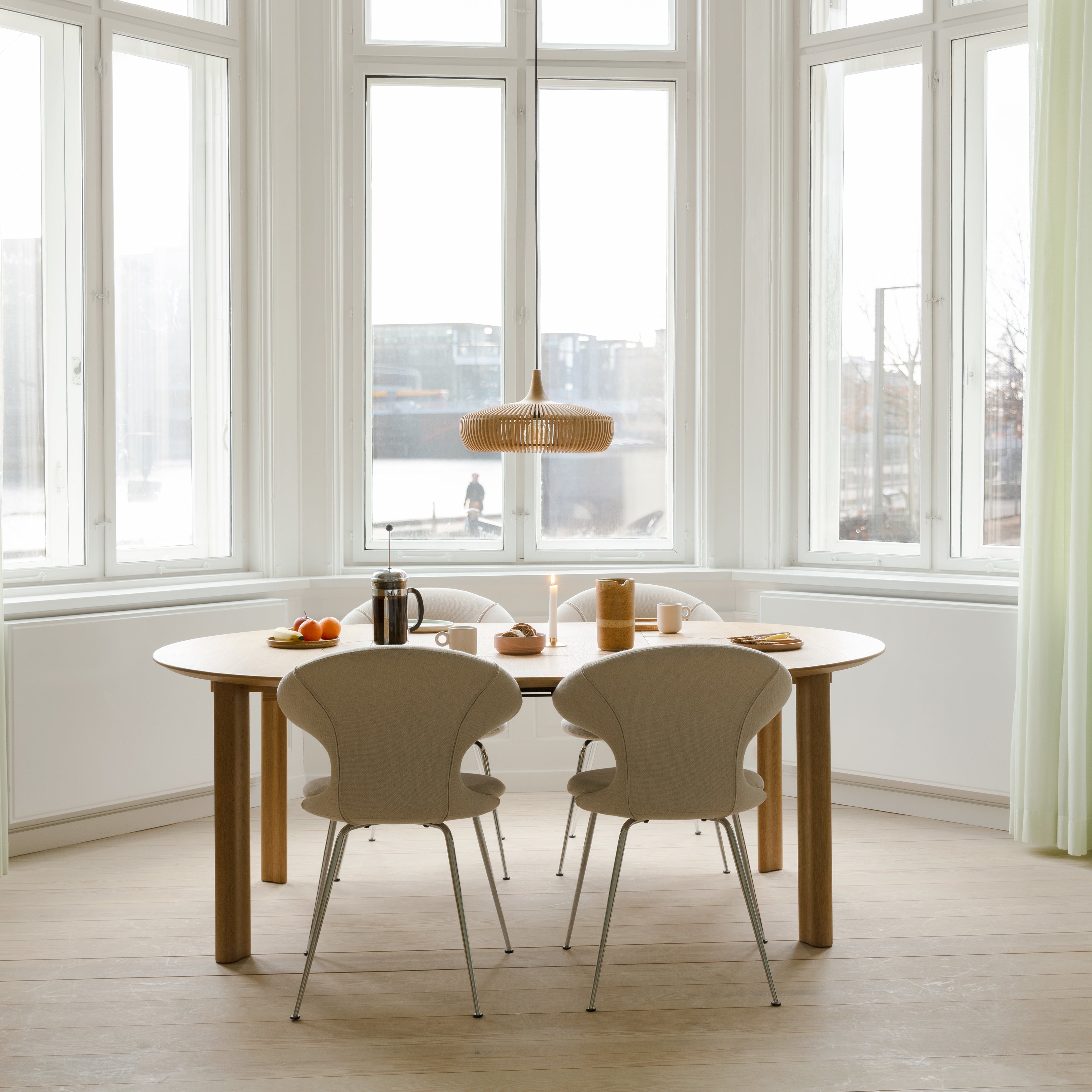 Comfort Circle Dining Table with Extension