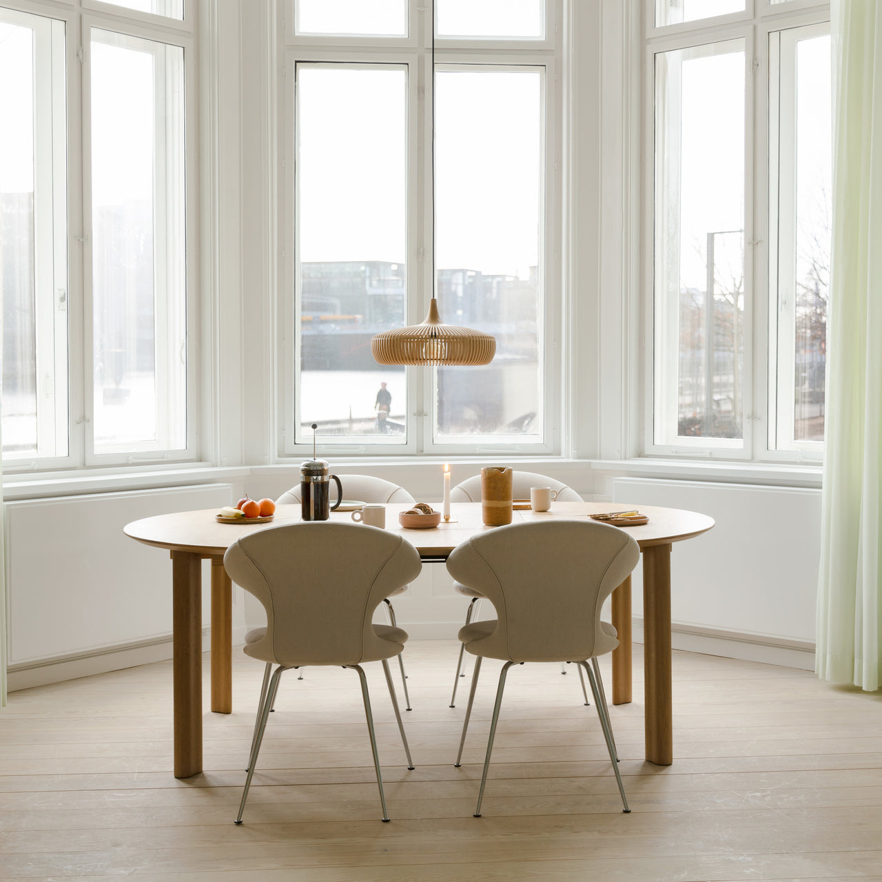 Comfort Circle Dining Table with Extension