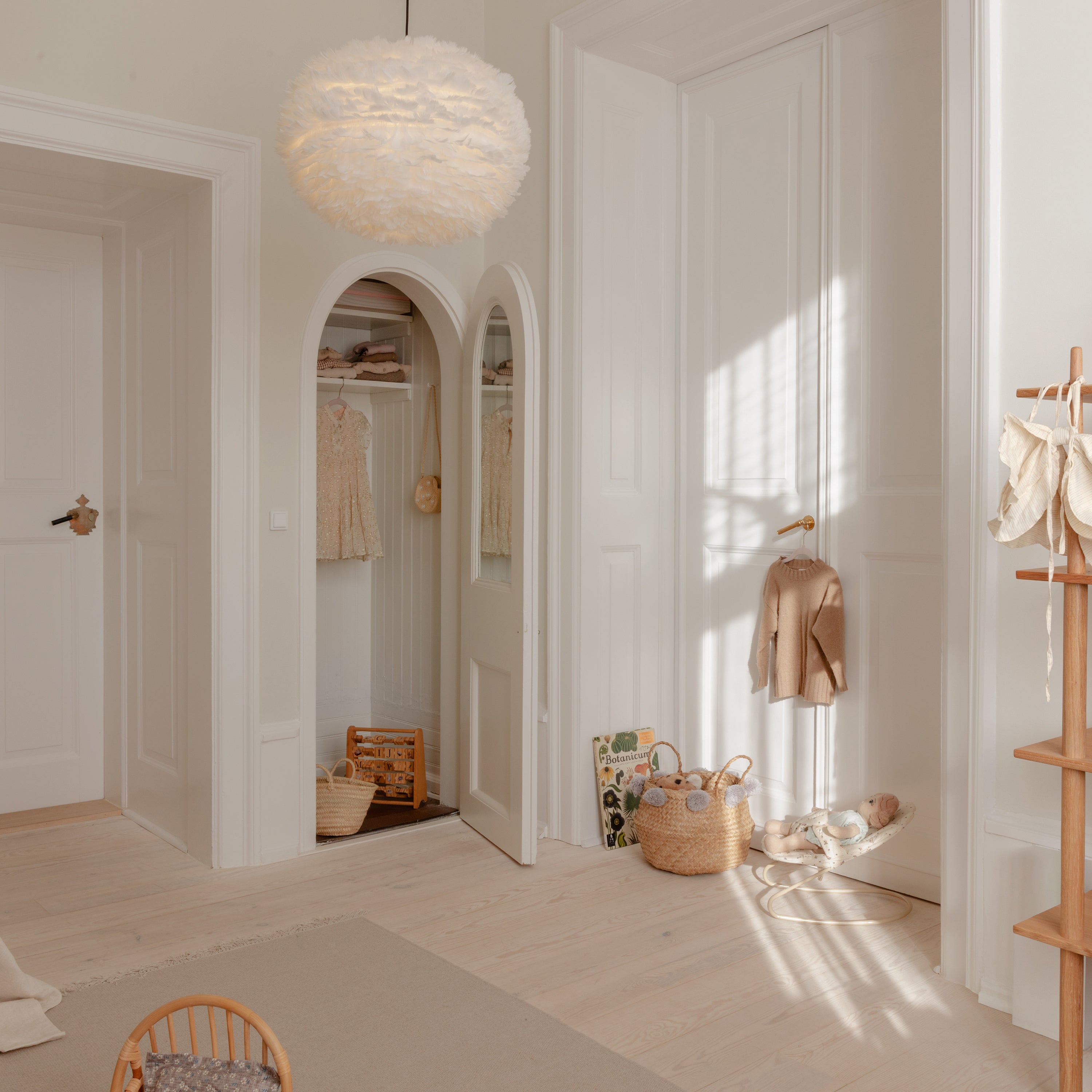 Eos Pendant: Large: Quick Ship