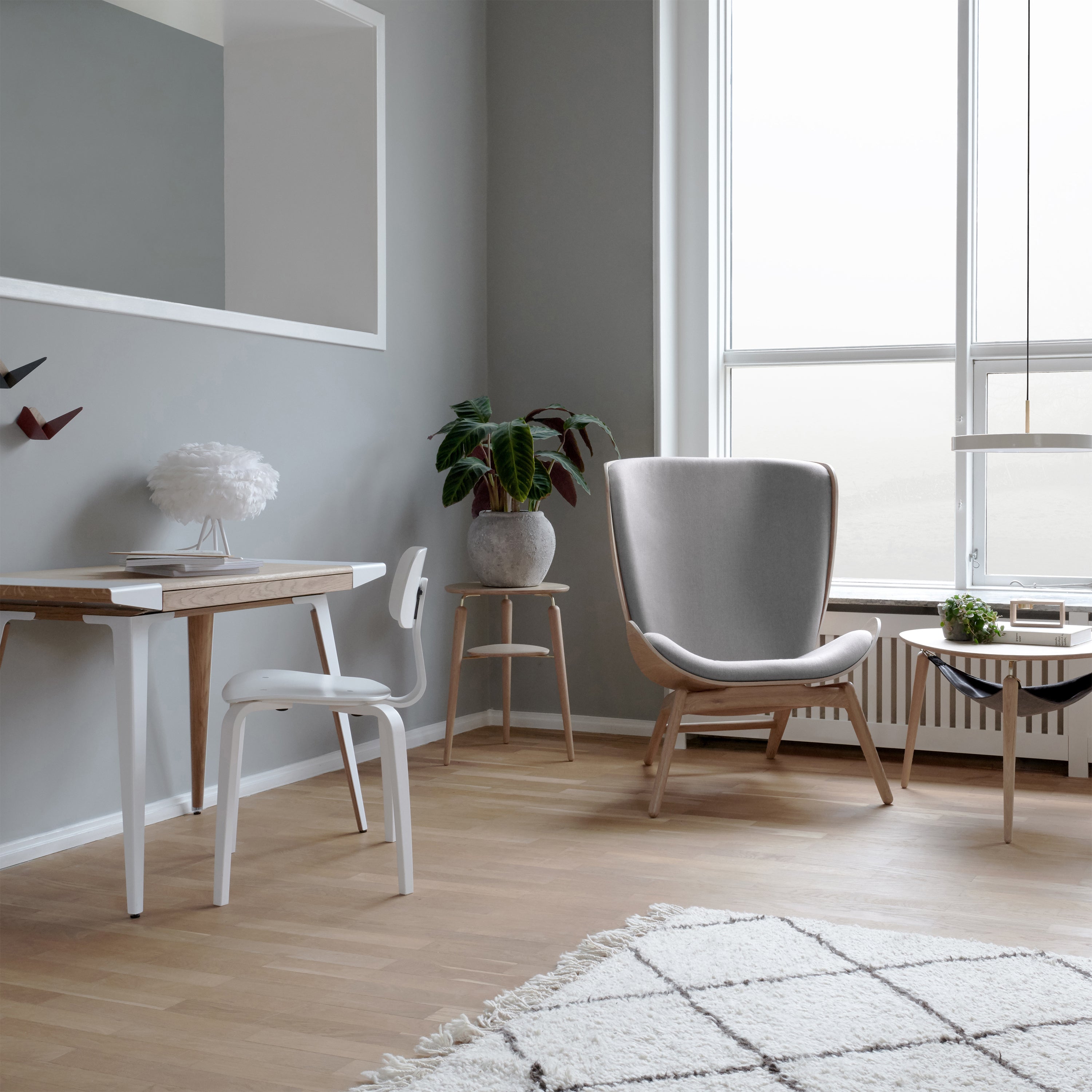 Eos Adjustable Tripod Table Lamp: Quick Ship