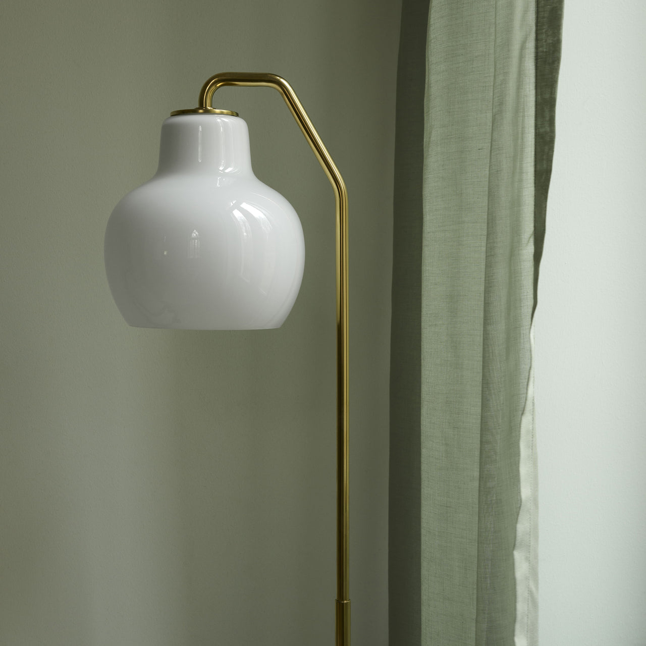 VL Ring Crown Floor Lamp