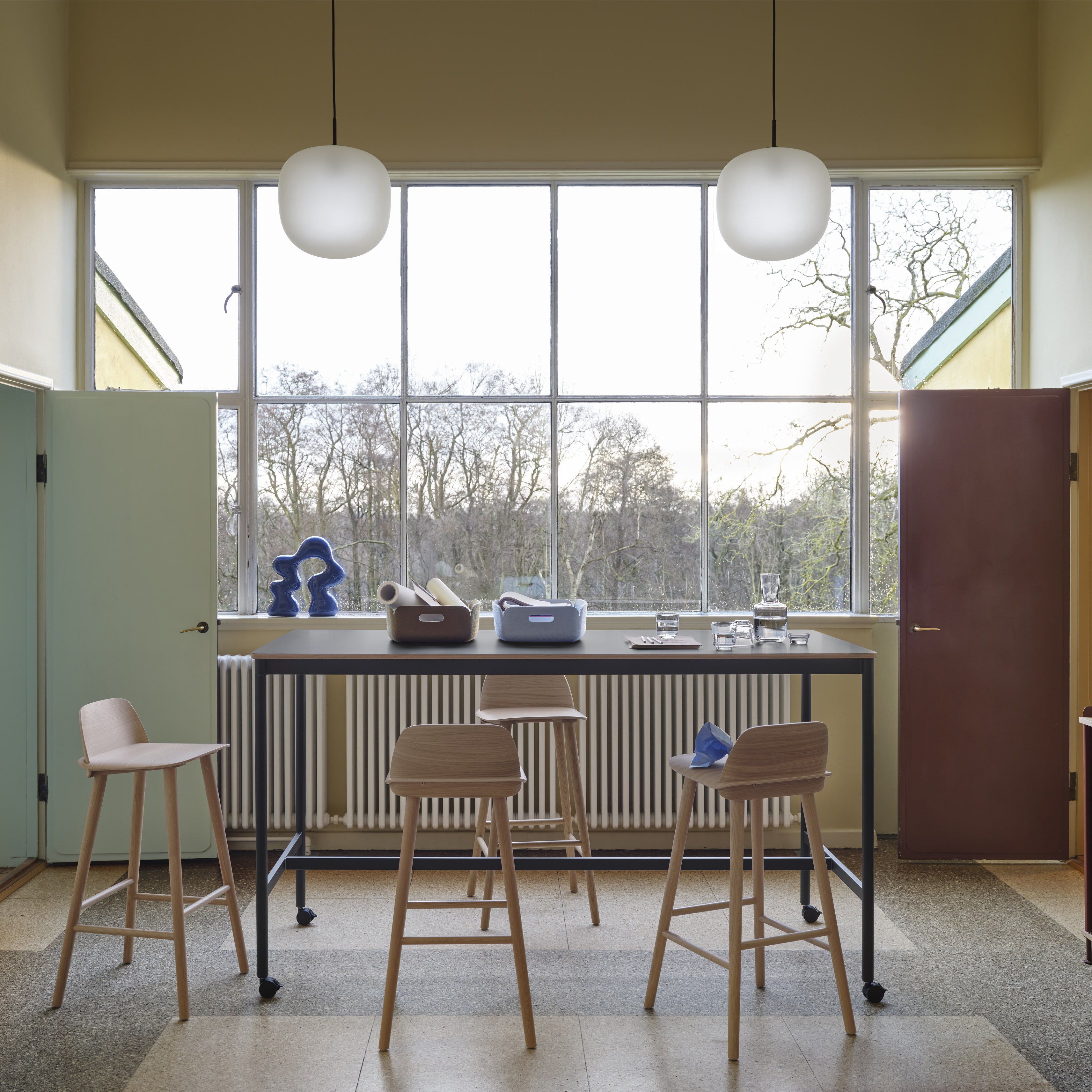 Base High Table with Castors: 190