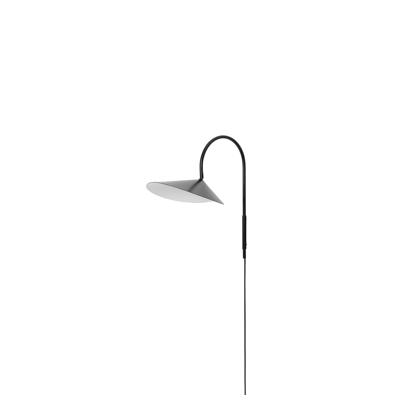 Arum Wall Lamp: Short + Black