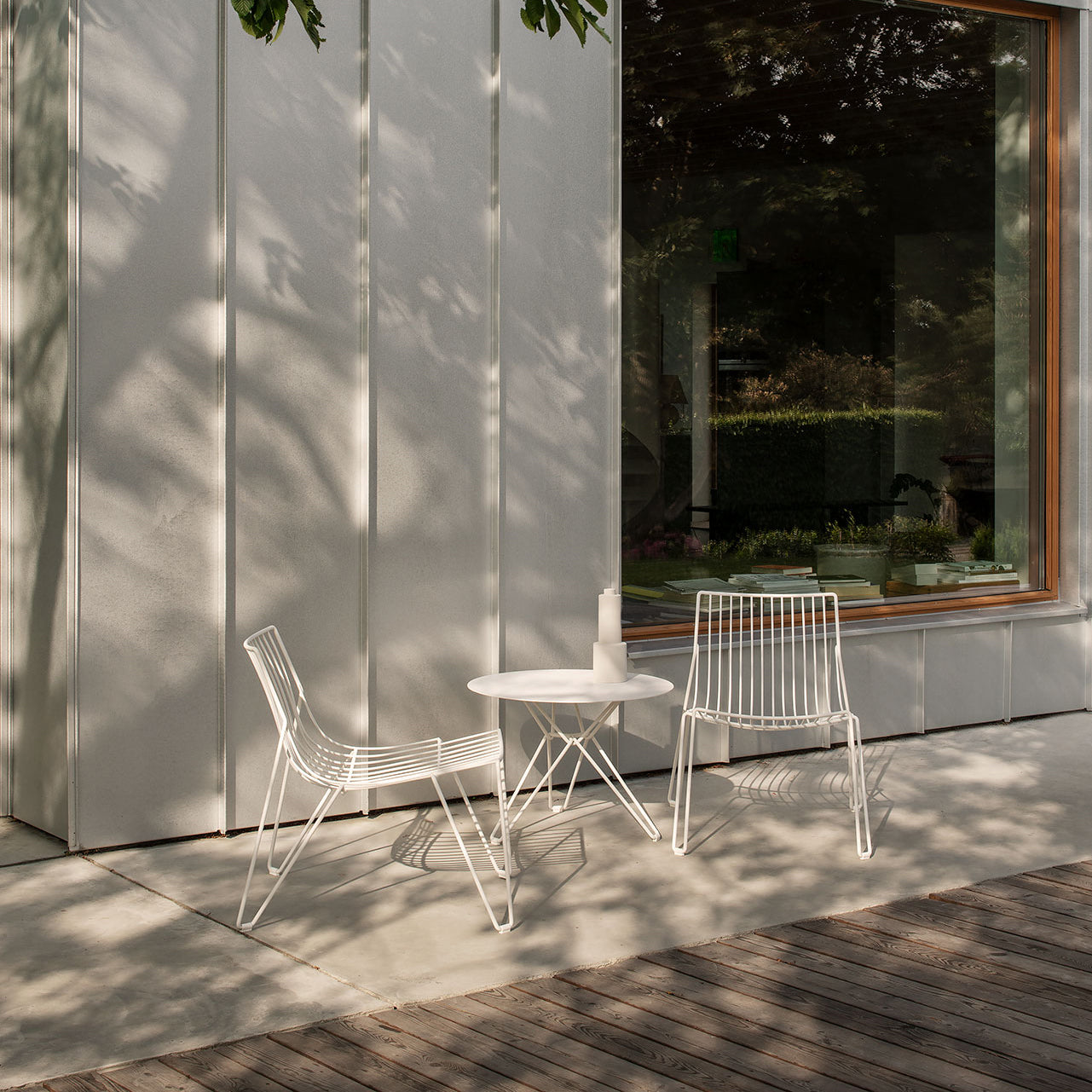 Tio Stacking Easy Chair