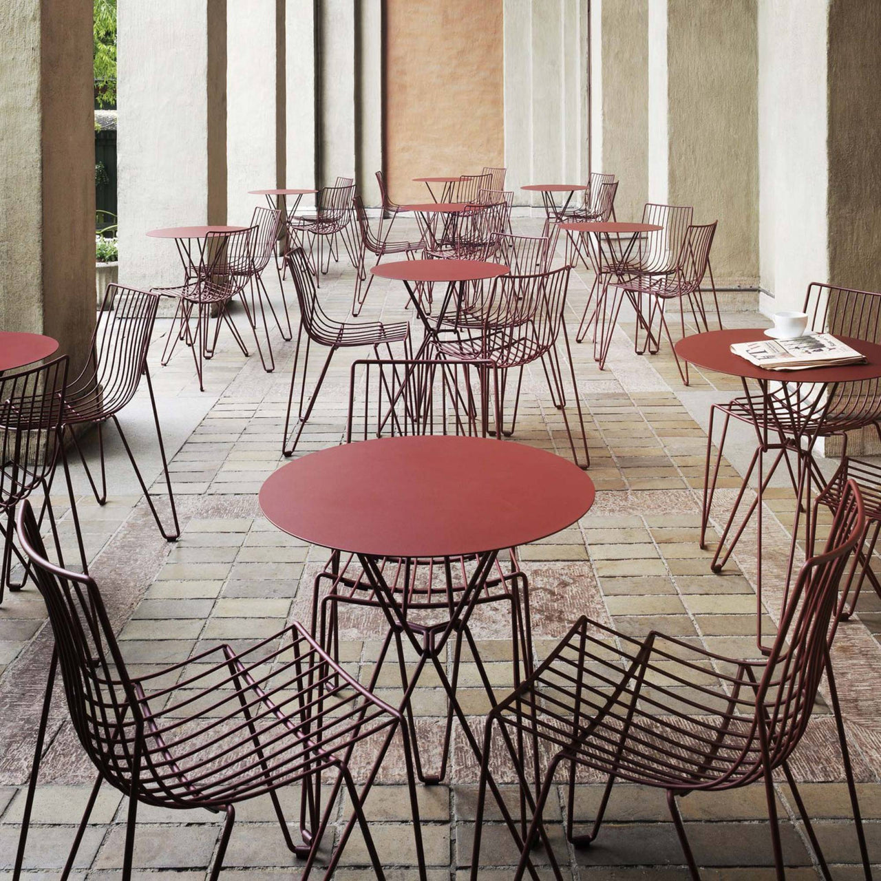 Tio Stacking Chair