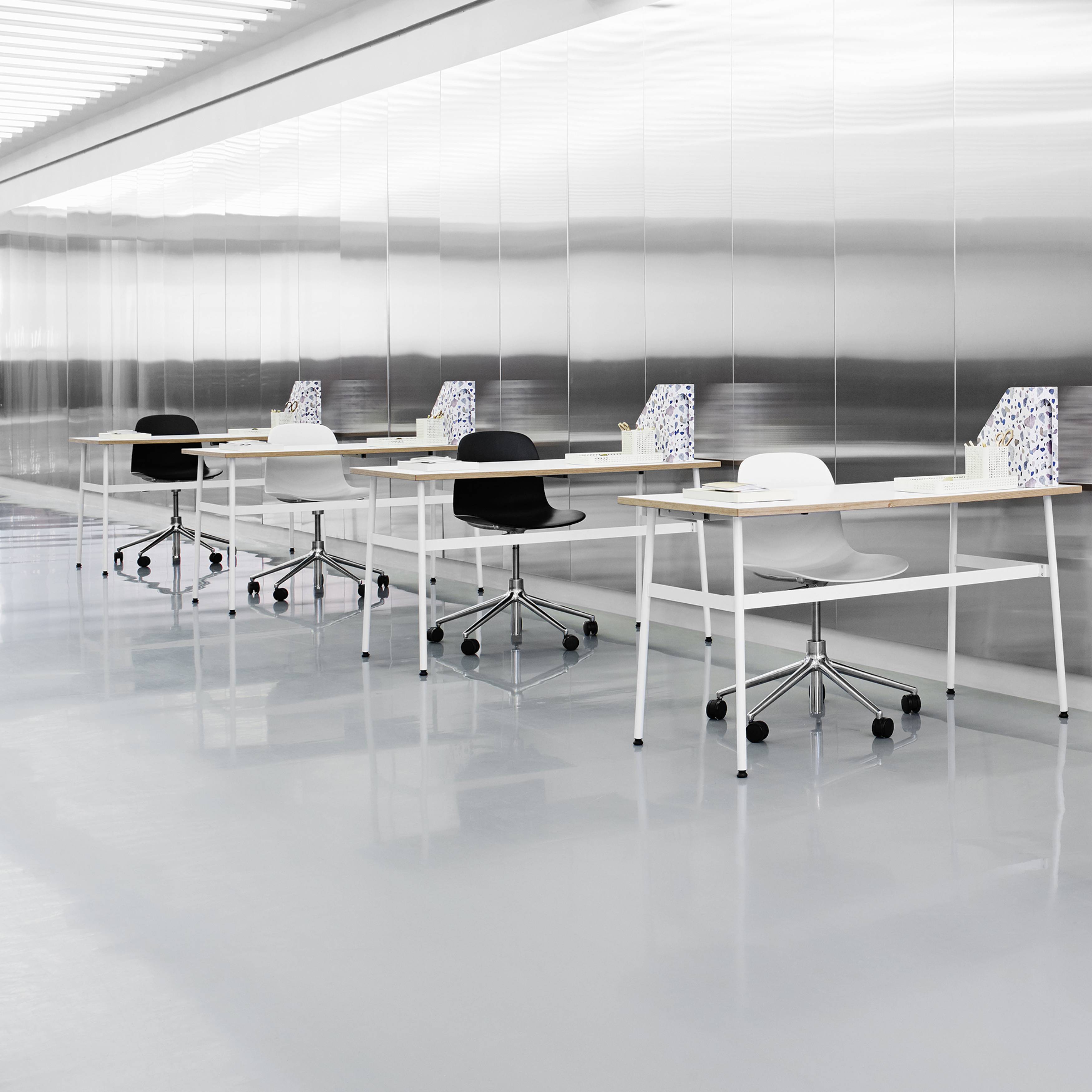 Form Chair: Swivel 5W Gaslift