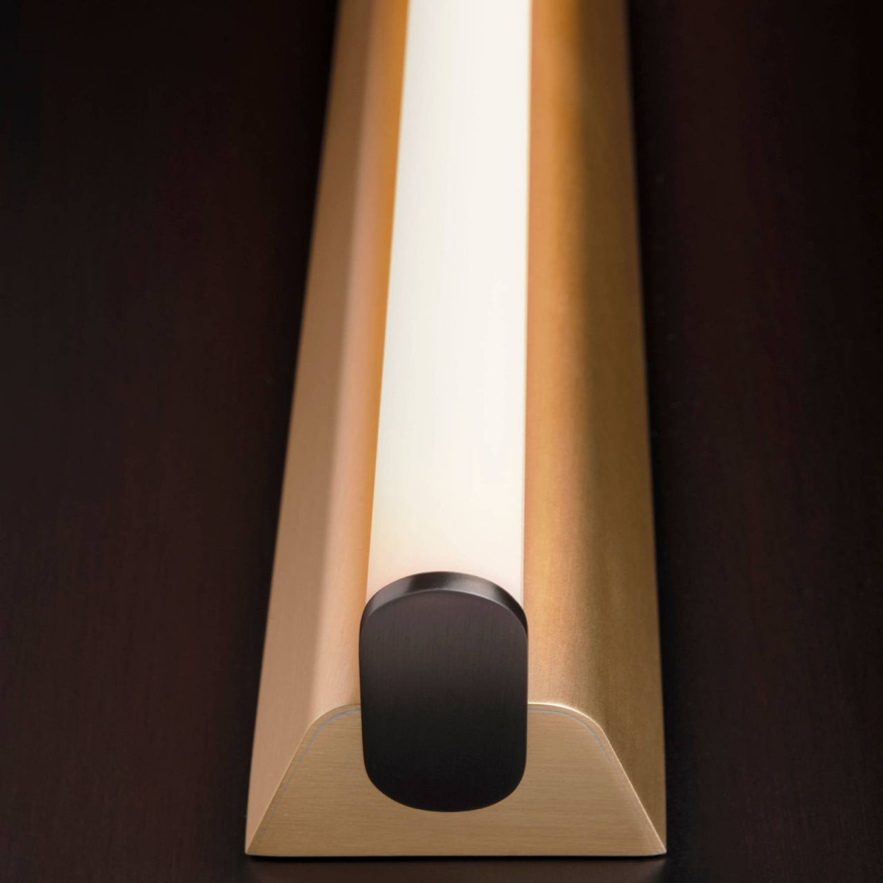 IP Metrop Wall Light: Large