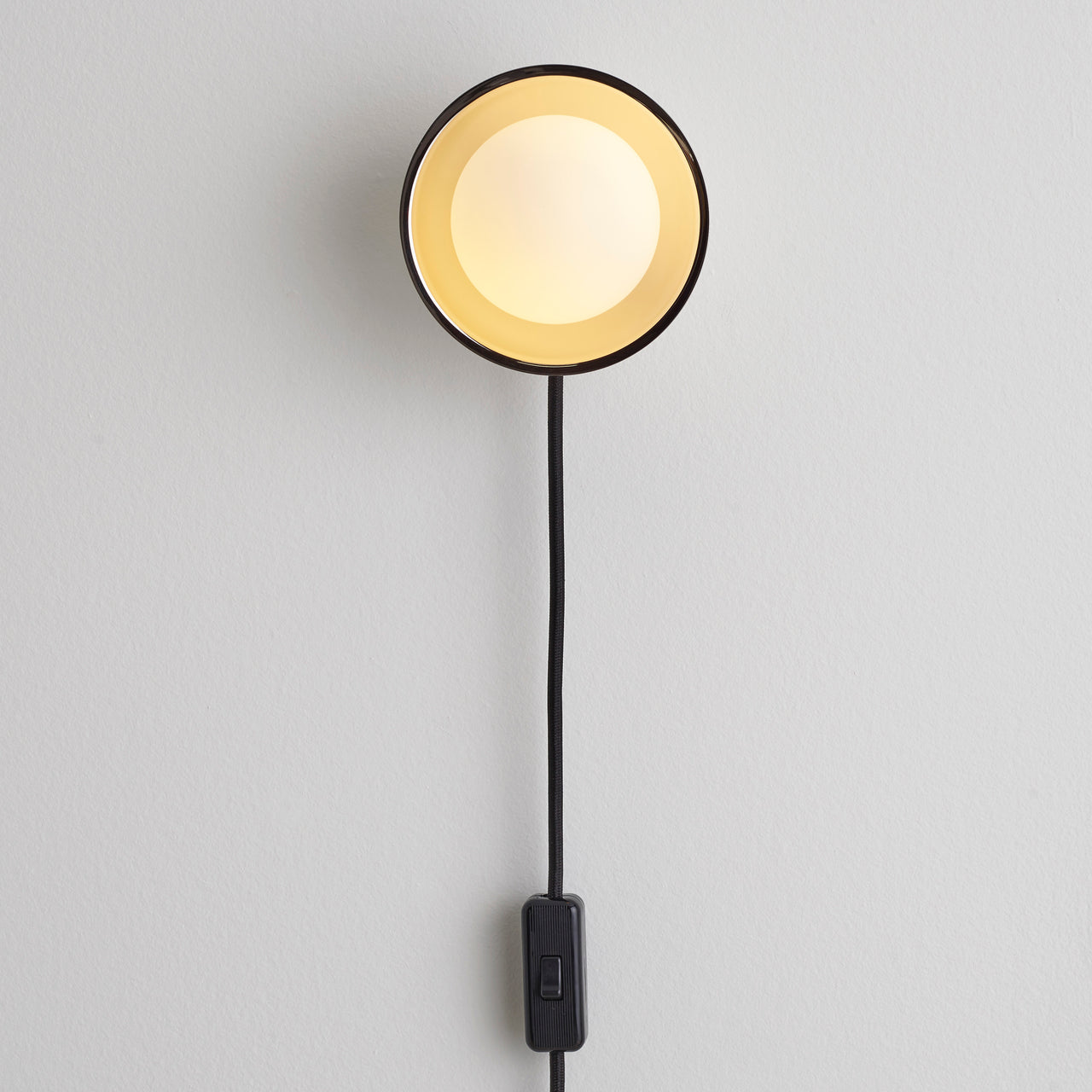 Janed Wall Light with Cable