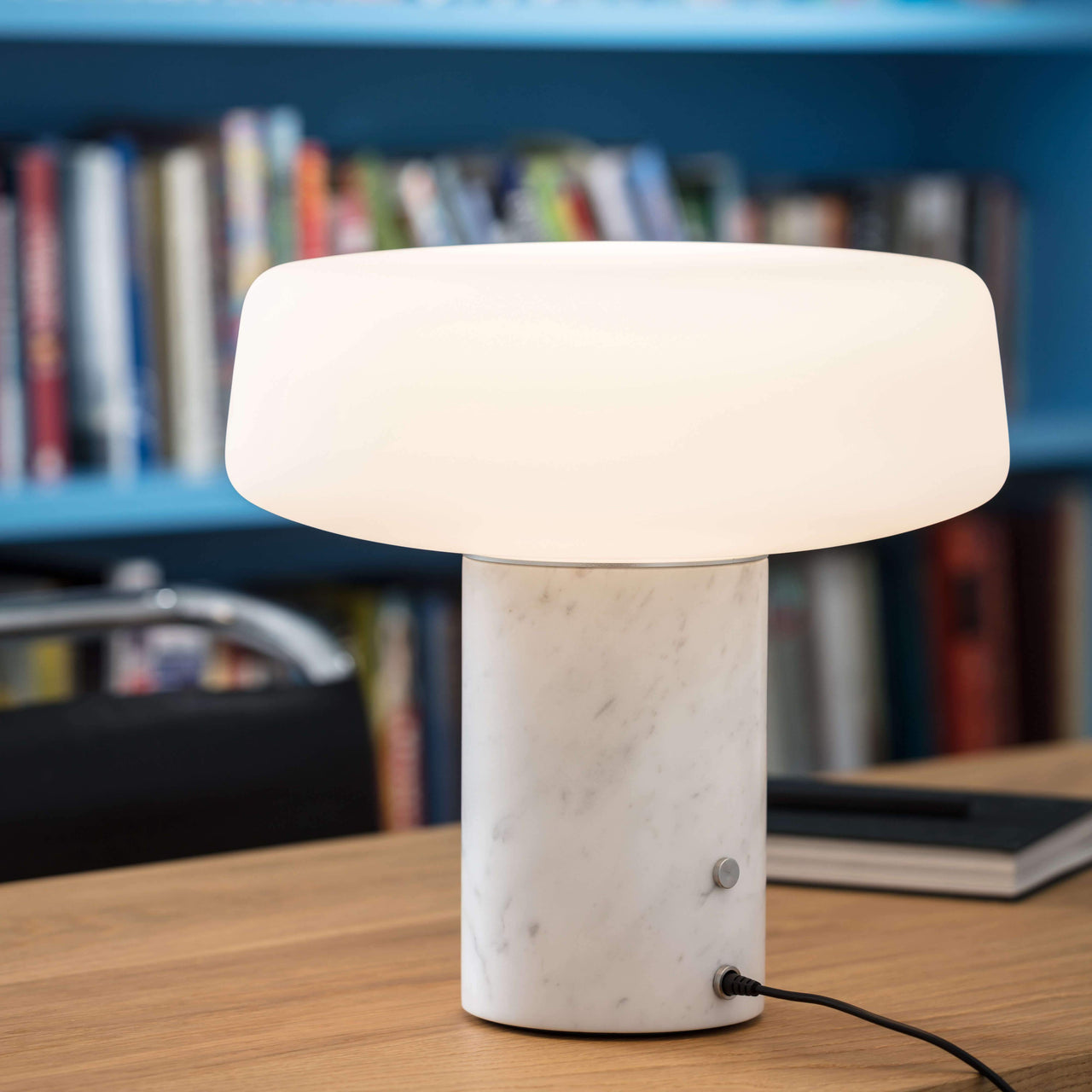 Solid Table Lamp