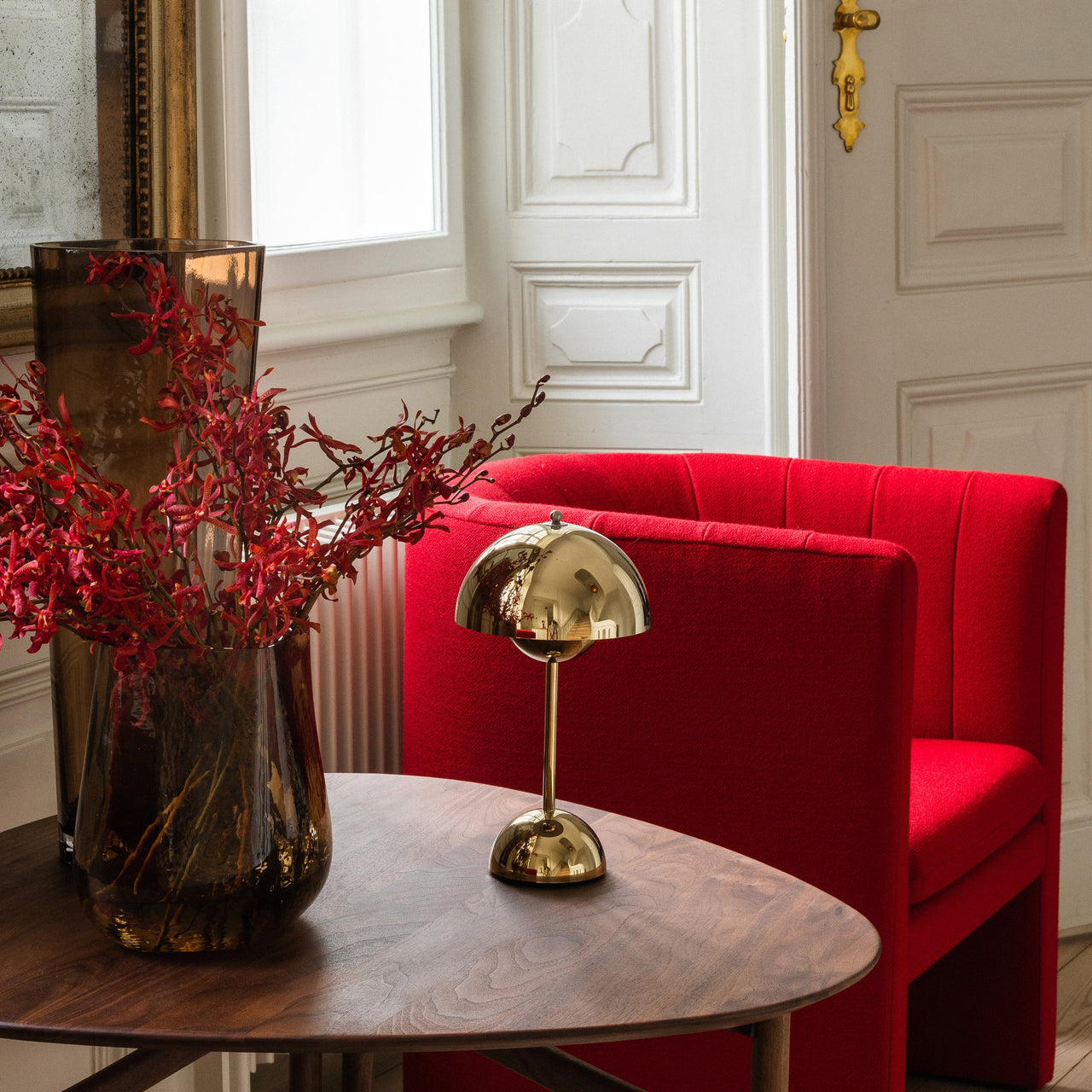 Flowerpot VP9 Portable Table Lamp