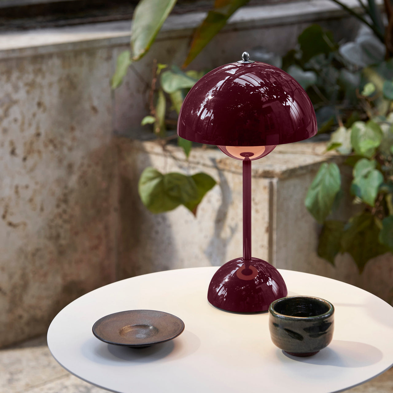 Flowerpot VP9 Portable Table Lamp