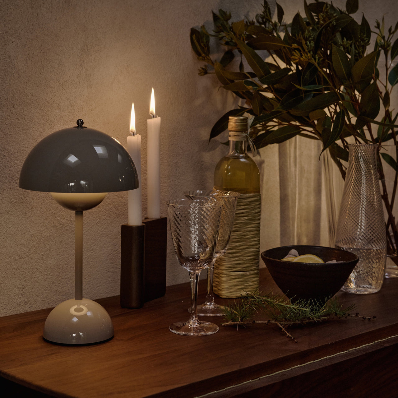Flowerpot VP9 Portable Table Lamp
