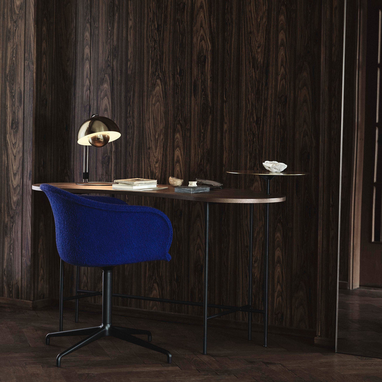 Elefy Chair JH35: Swivel Base + Return