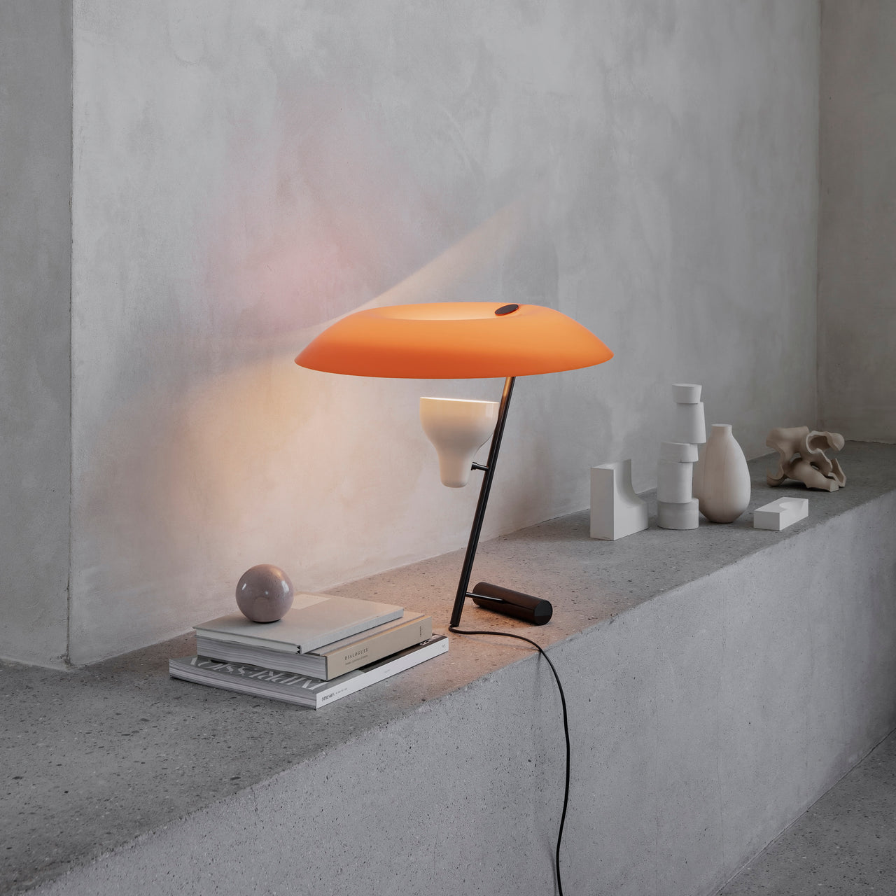 Model 548 Table Lamp