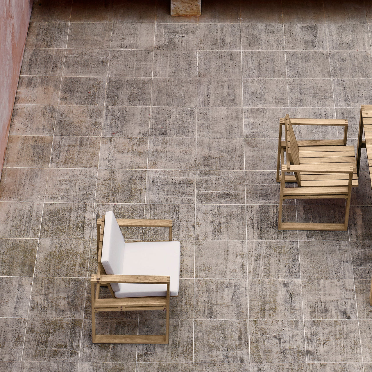 BK11 Lounge Chair
