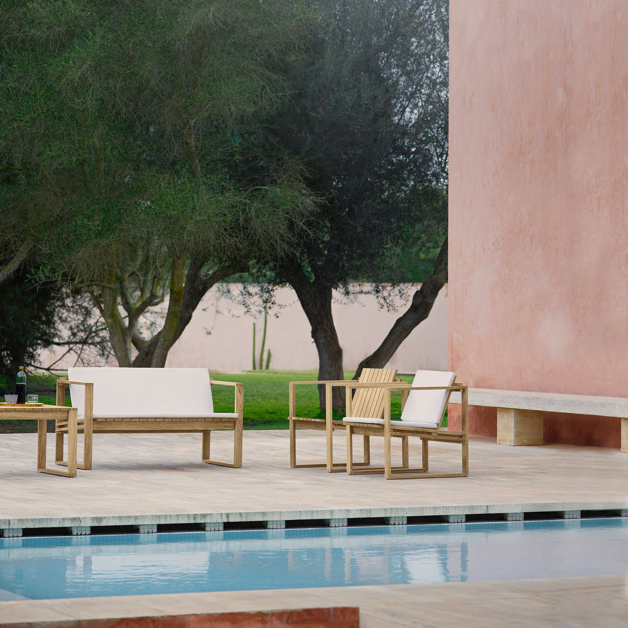 BK11 Lounge Chair