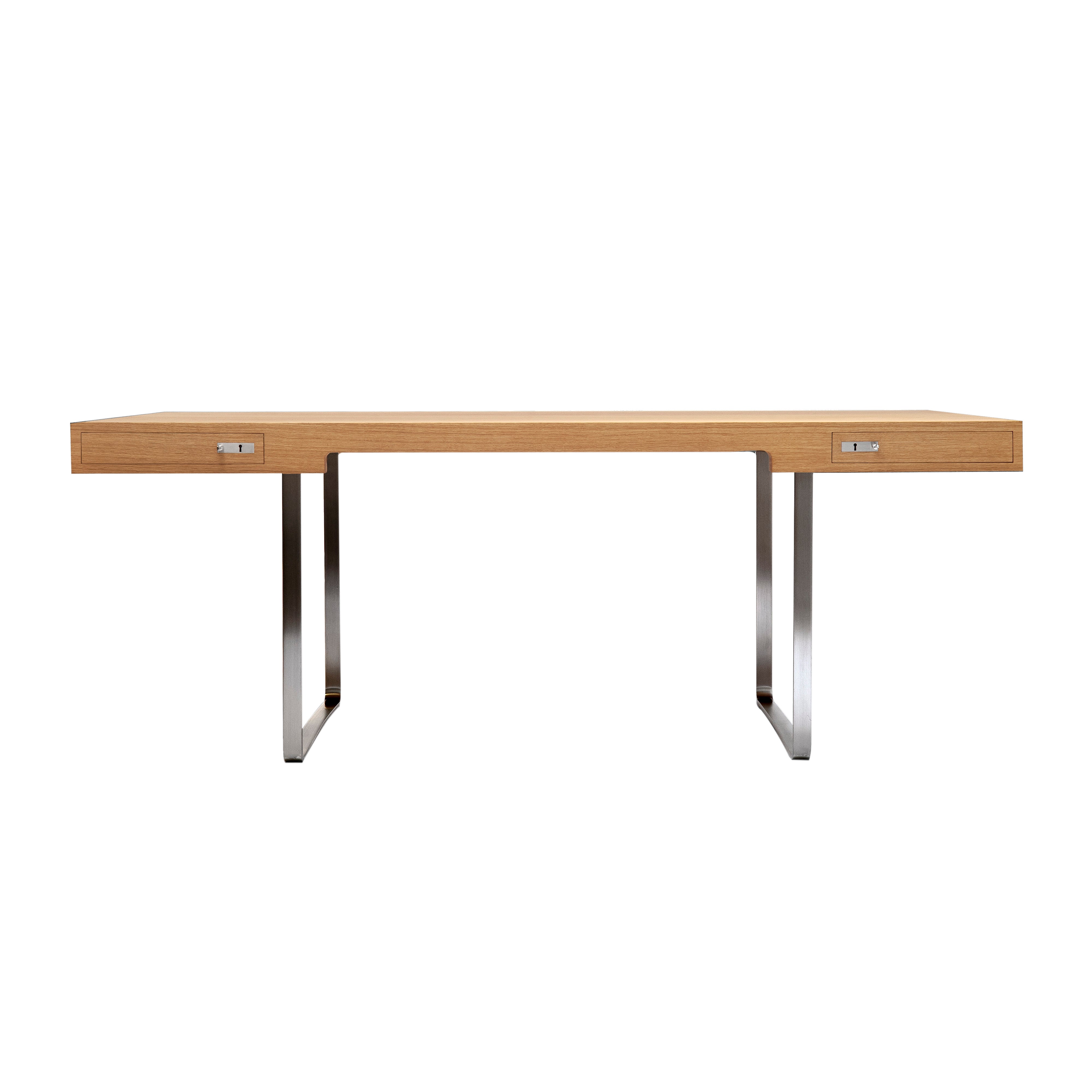 CH110 Desk: Oiled Oak